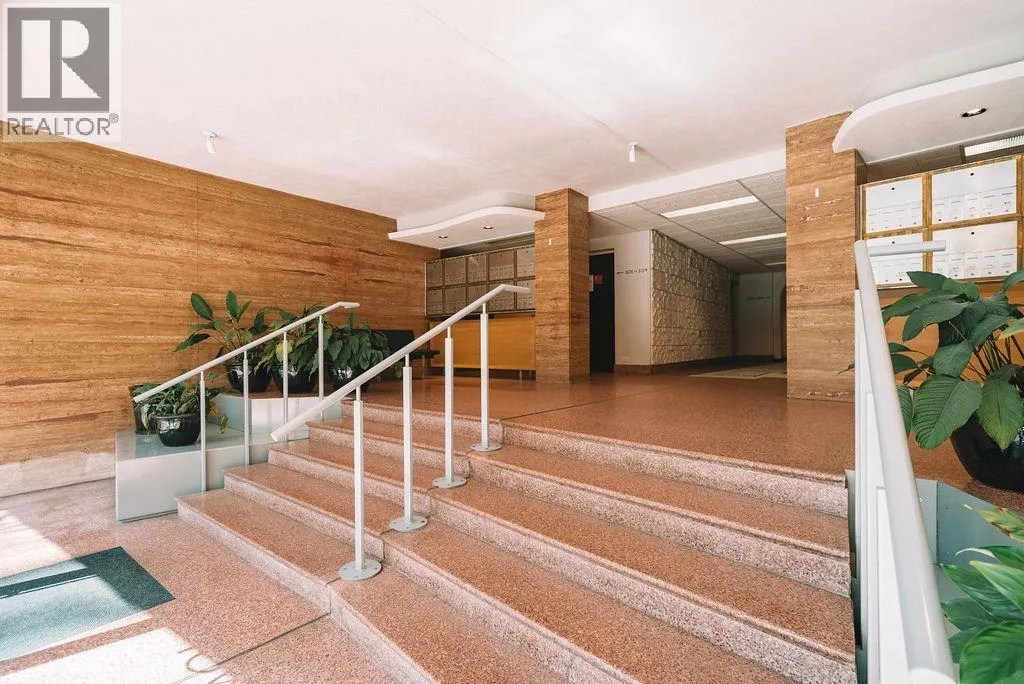 310 1445 MARPOLE AVENUE