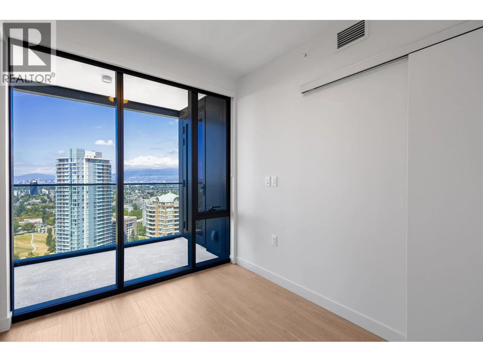 2505 5987 WILSON AVENUE