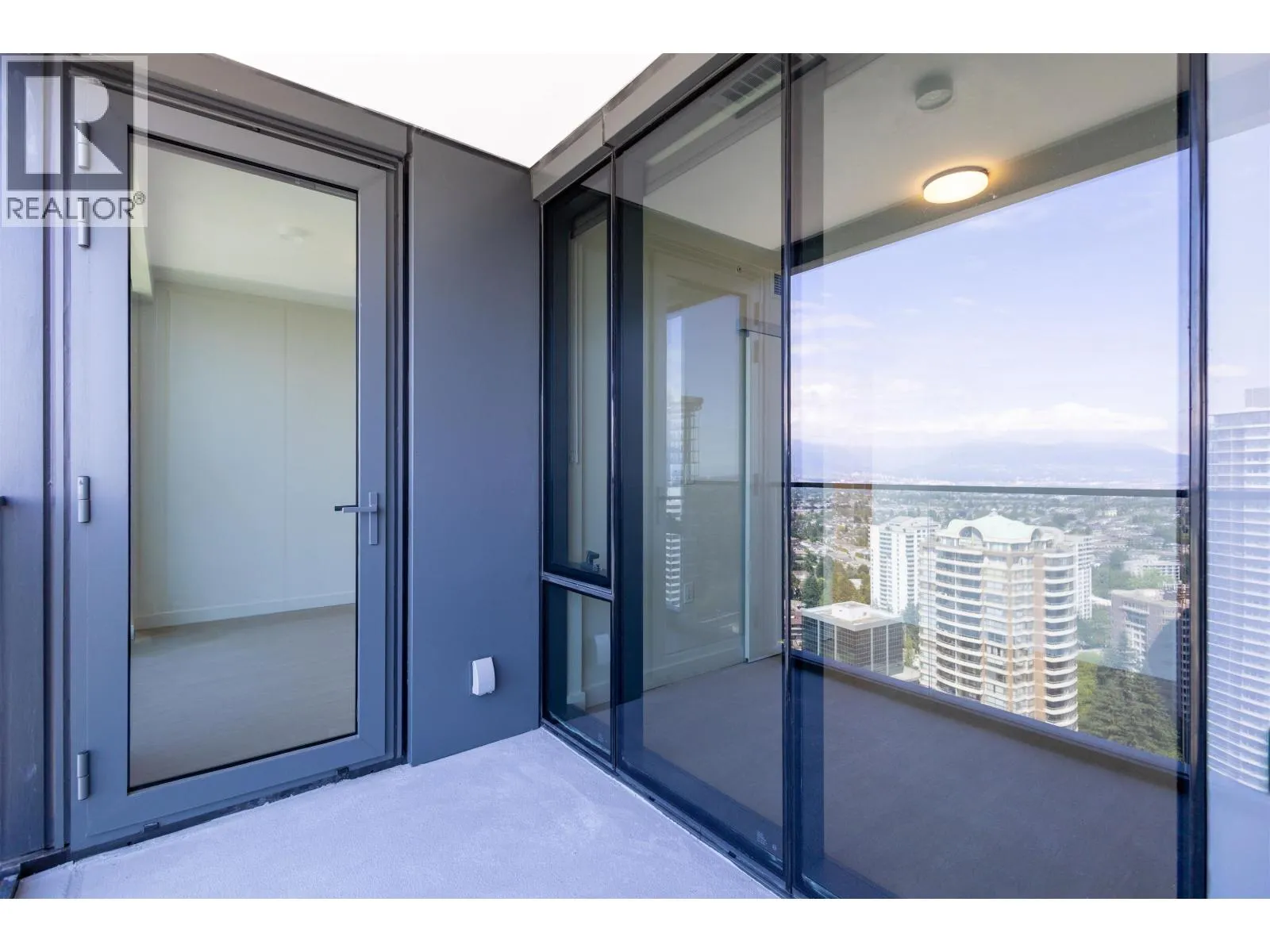 2505 5987 WILSON AVENUE