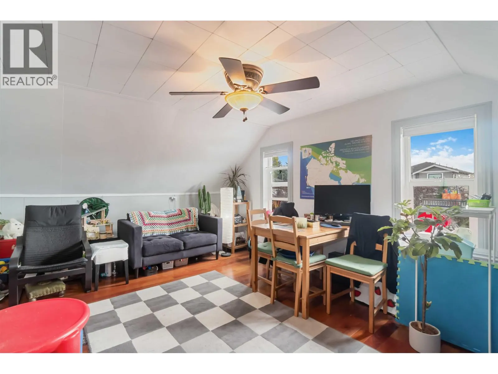 2235 EAST 52ND AVENUE