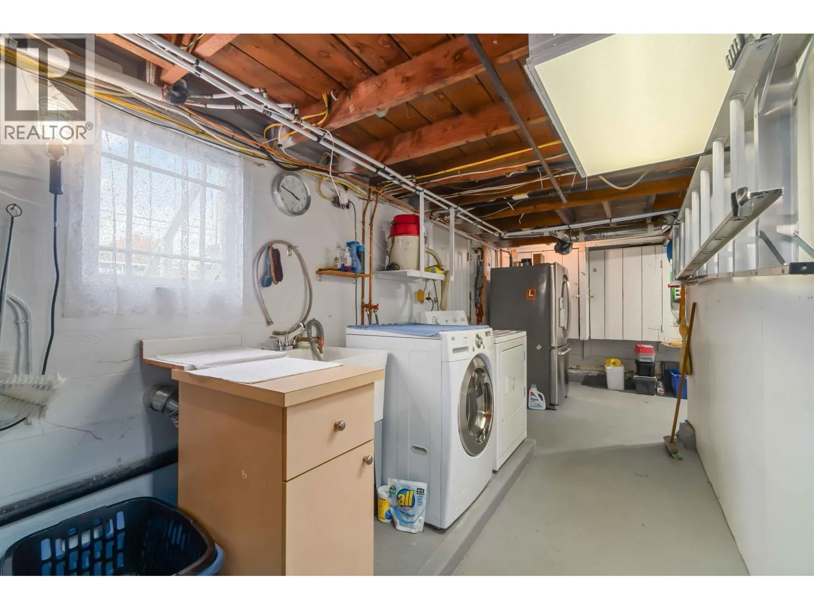 2235 EAST 52ND AVENUE