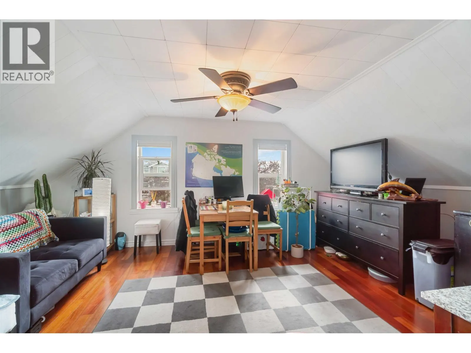 2235 EAST 52ND AVENUE