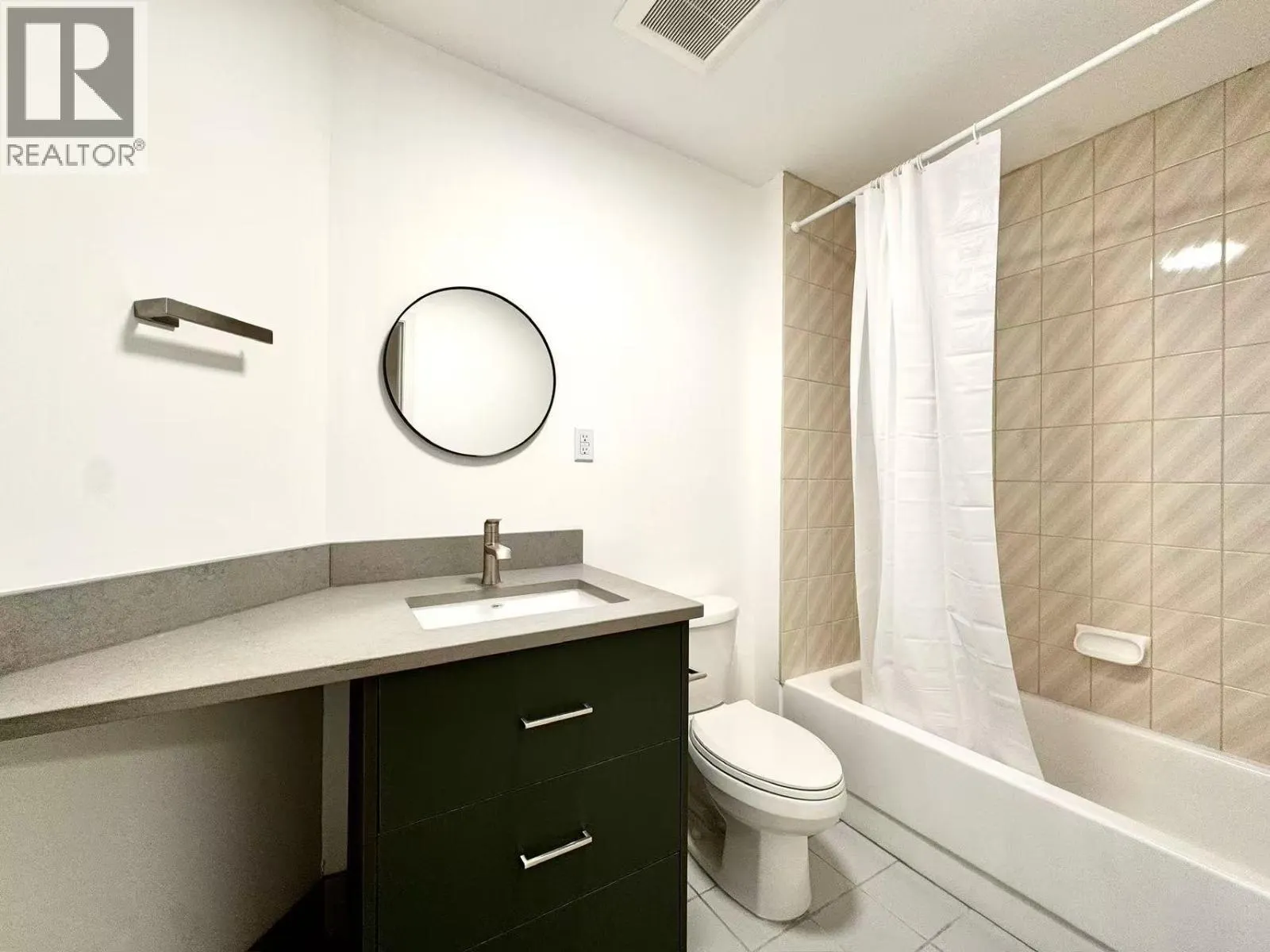 1 1921 HARRISON DRIVE