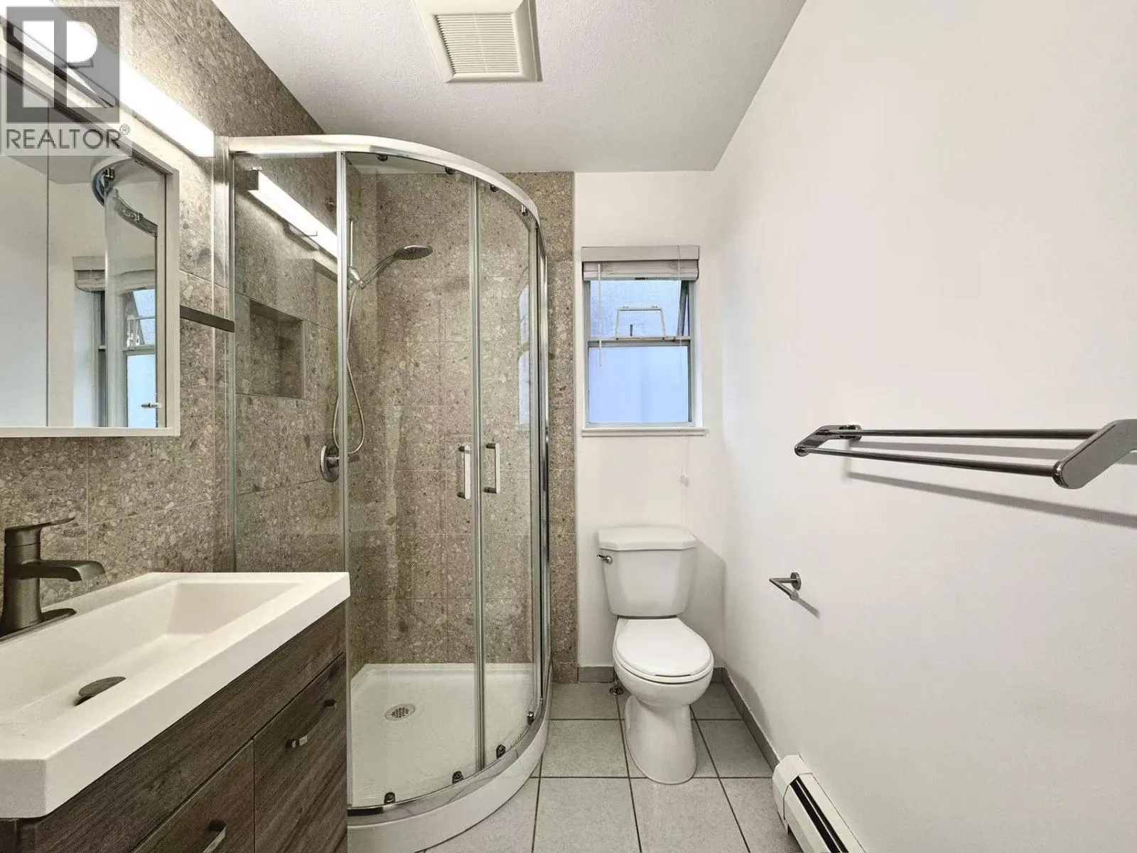 1 1921 HARRISON DRIVE