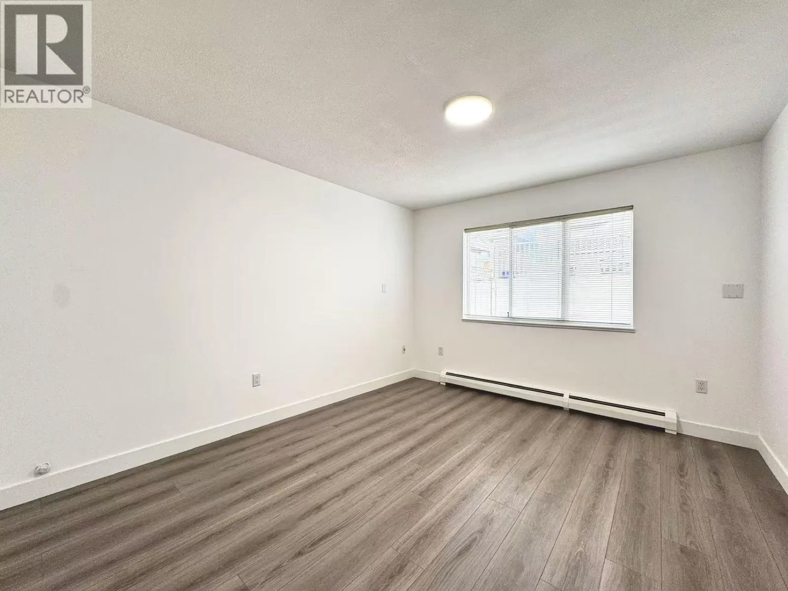 1 1921 HARRISON DRIVE