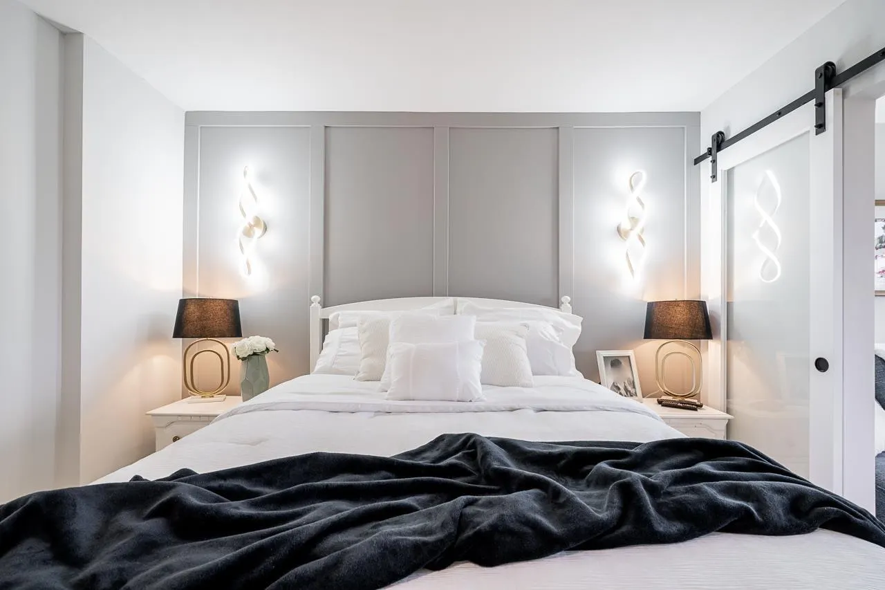 301 31955 OLD YALE ROAD