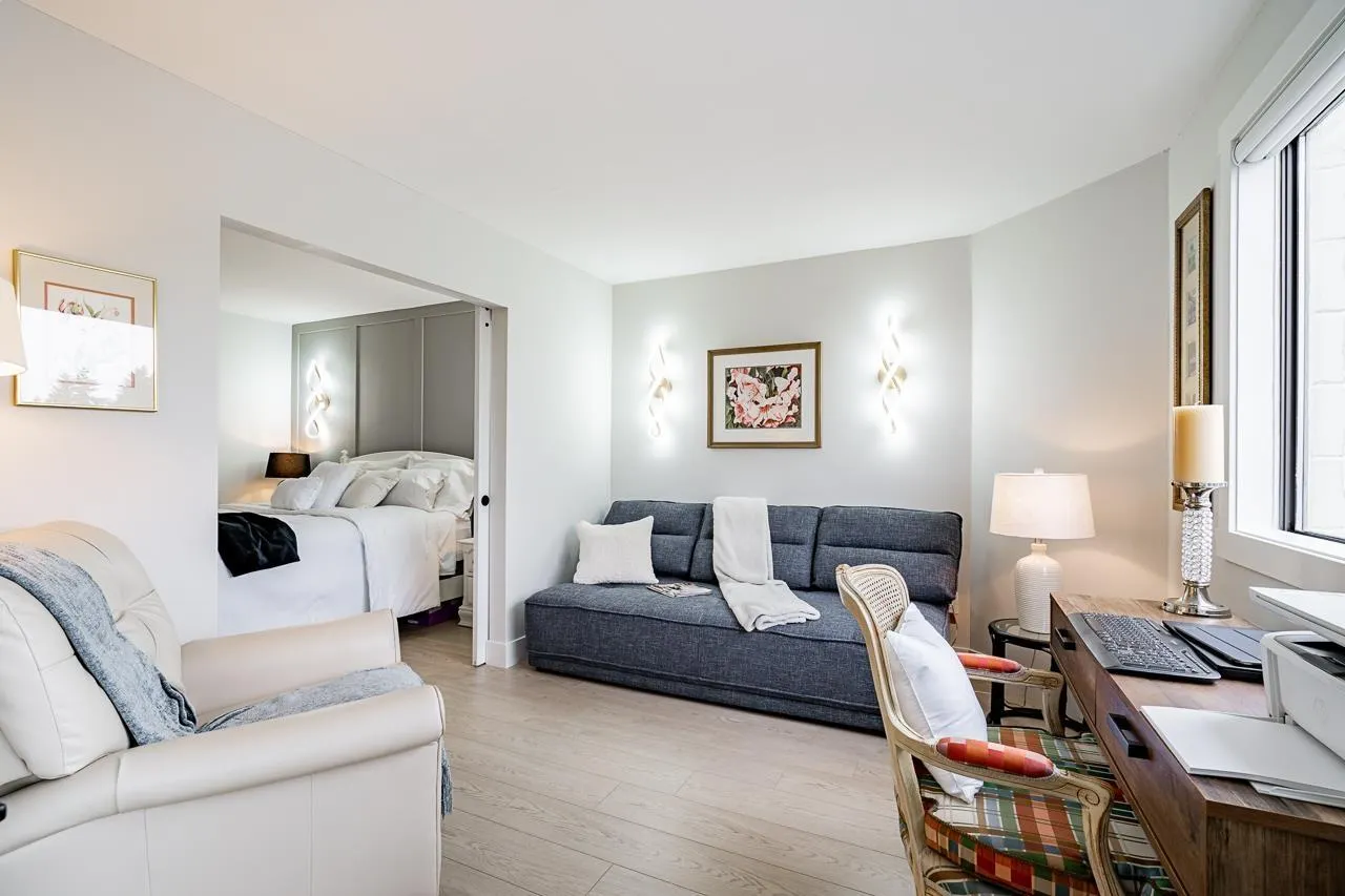 301 31955 OLD YALE ROAD