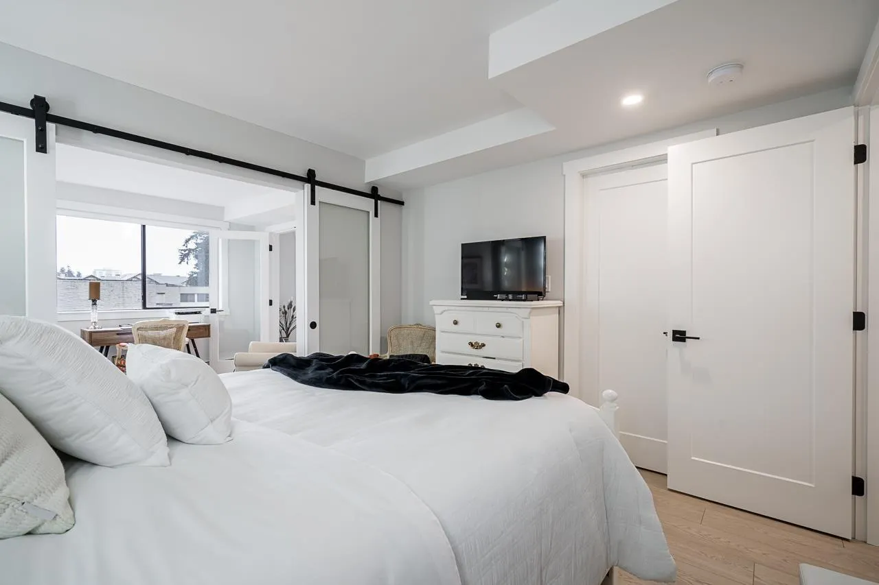 301 31955 OLD YALE ROAD