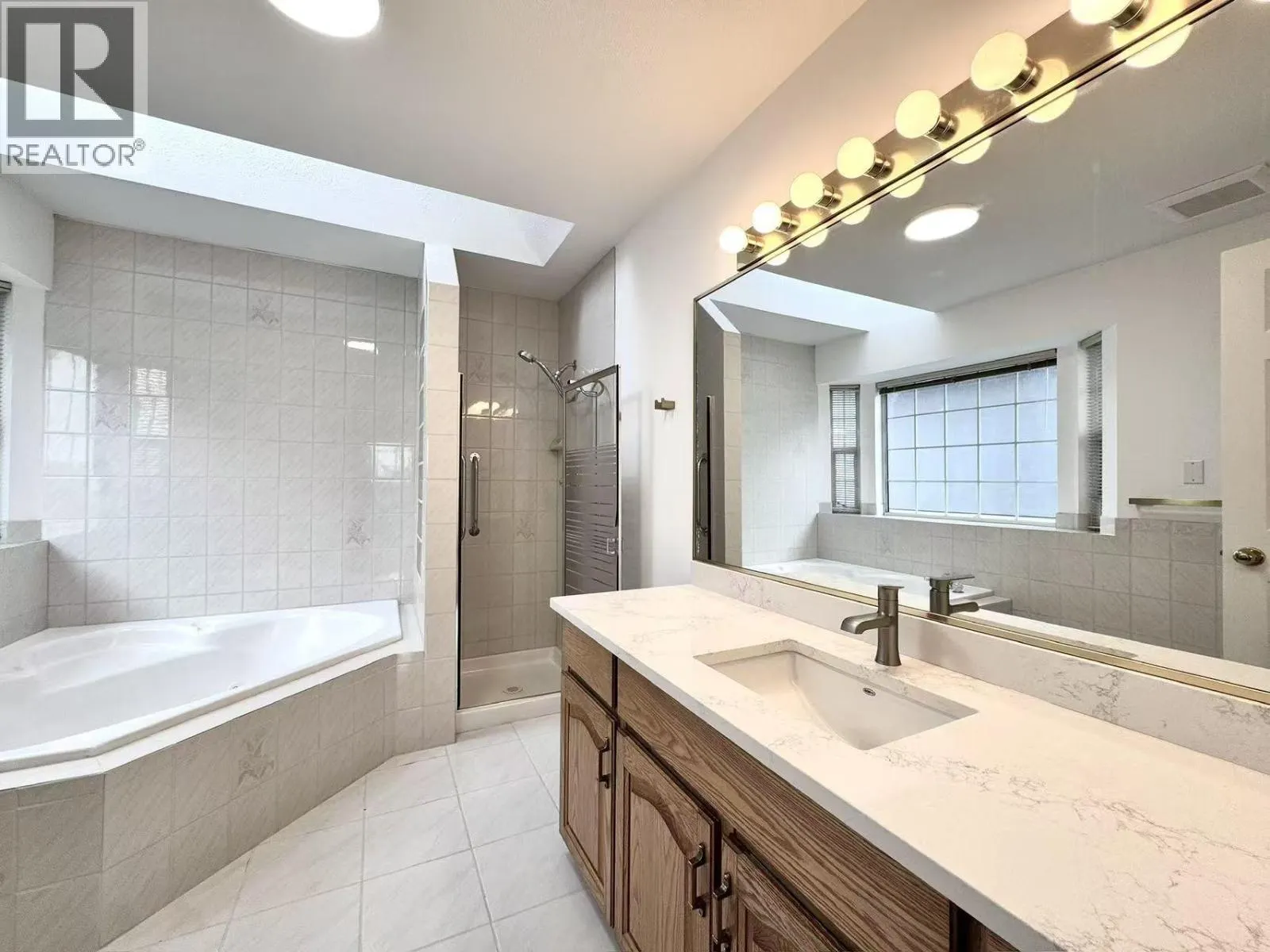 2 1921 HARRISON DRIVE