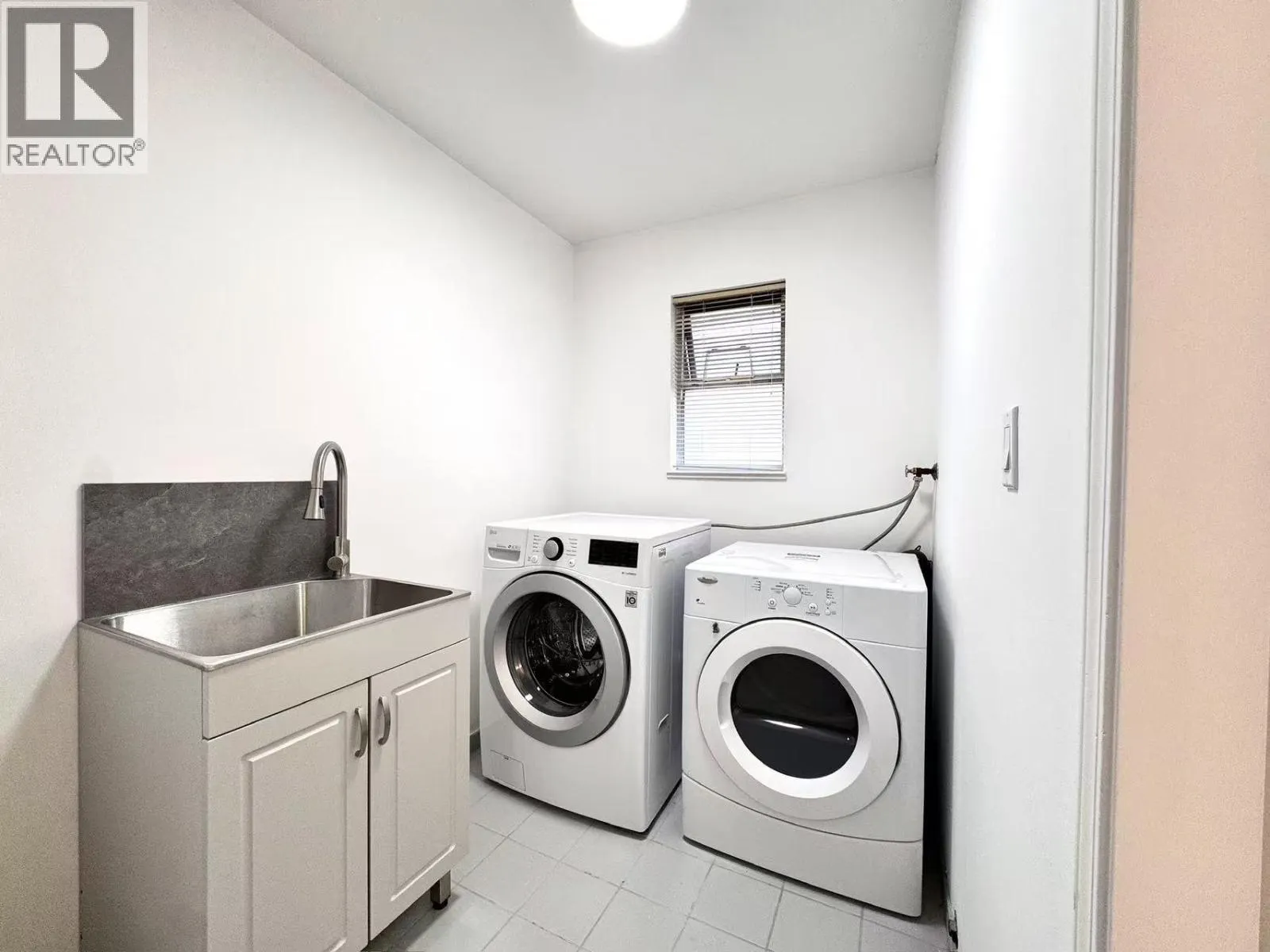 2 1921 HARRISON DRIVE