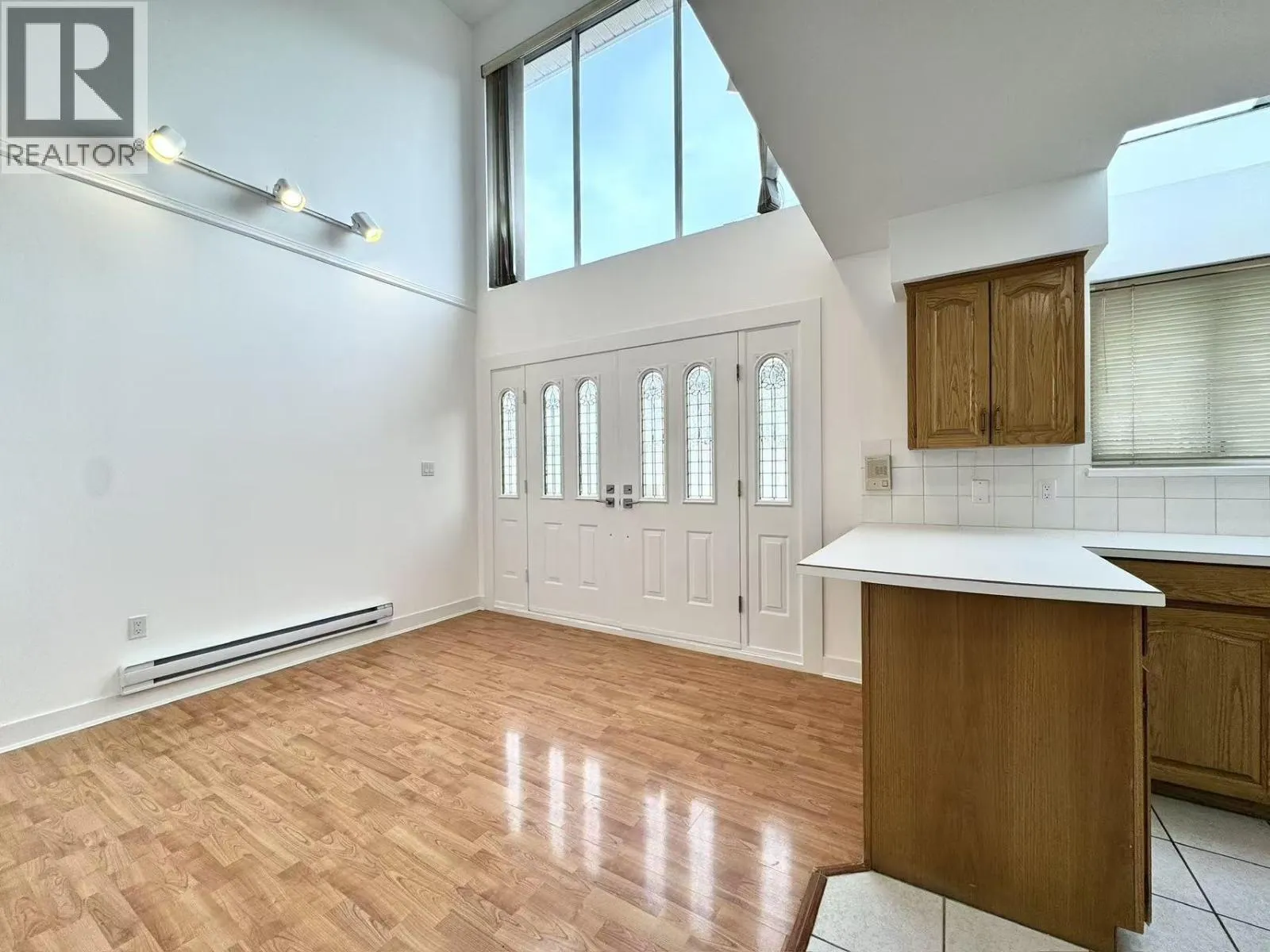 2 1921 HARRISON DRIVE