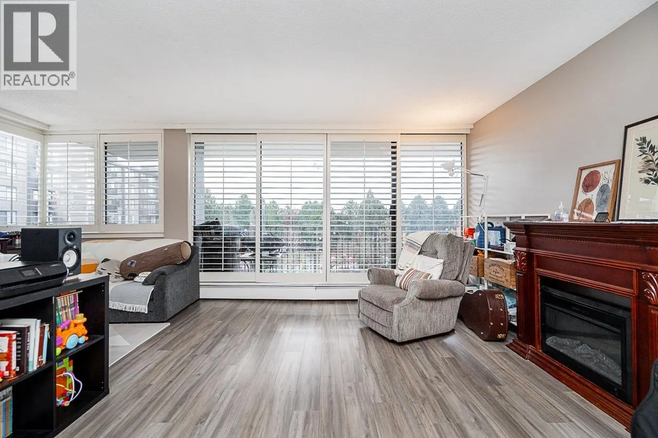 402 9300 PARKSVILLE DRIVE