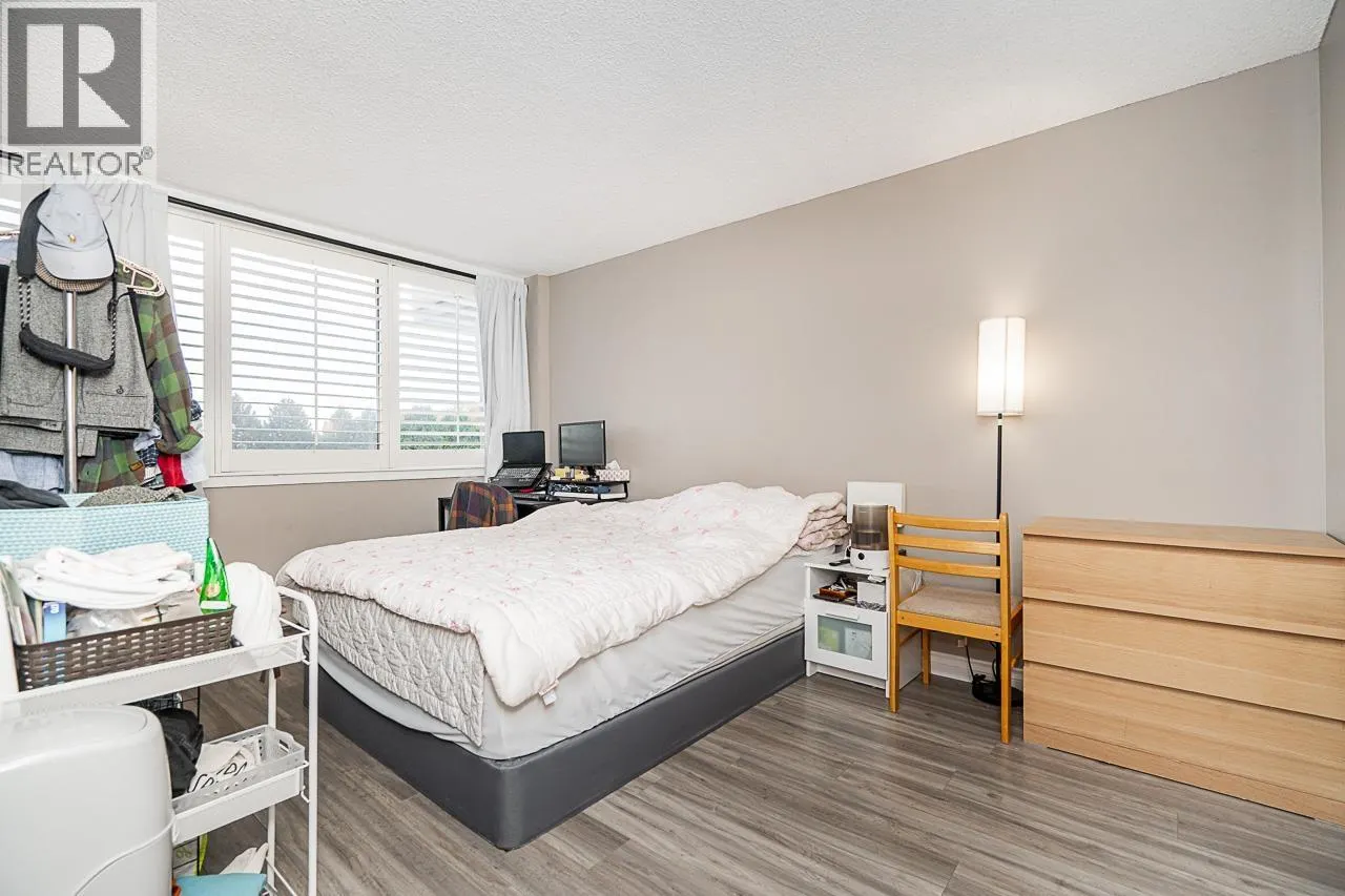 402 9300 PARKSVILLE DRIVE