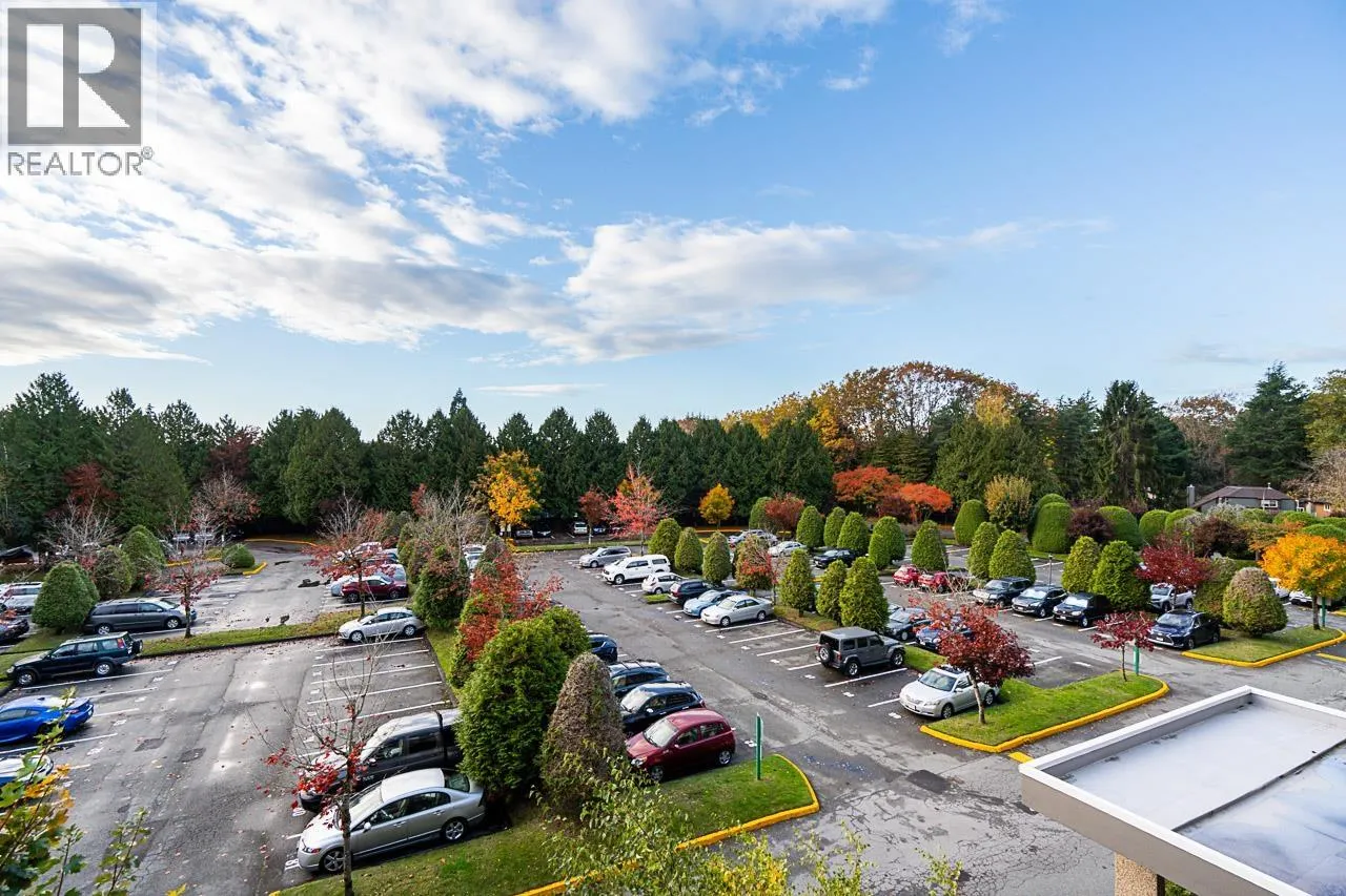 402 9300 PARKSVILLE DRIVE