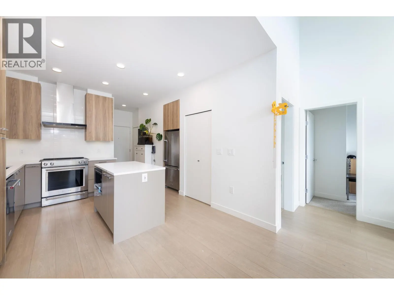 607 7588 16TH STREET