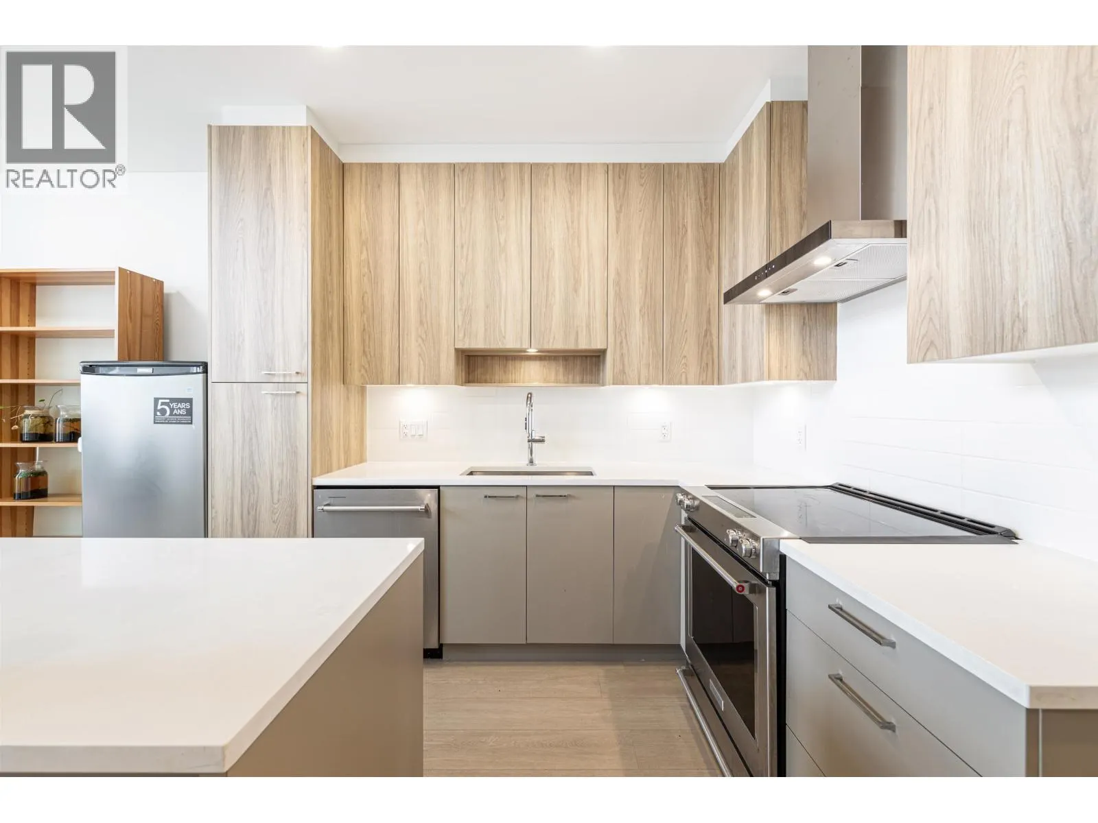 607 7588 16TH STREET