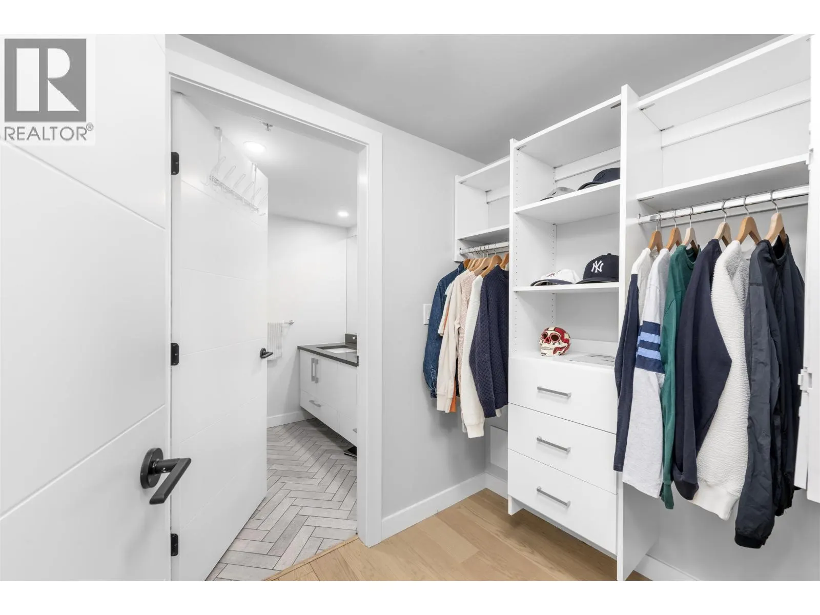 406 2508 FRASER STREET