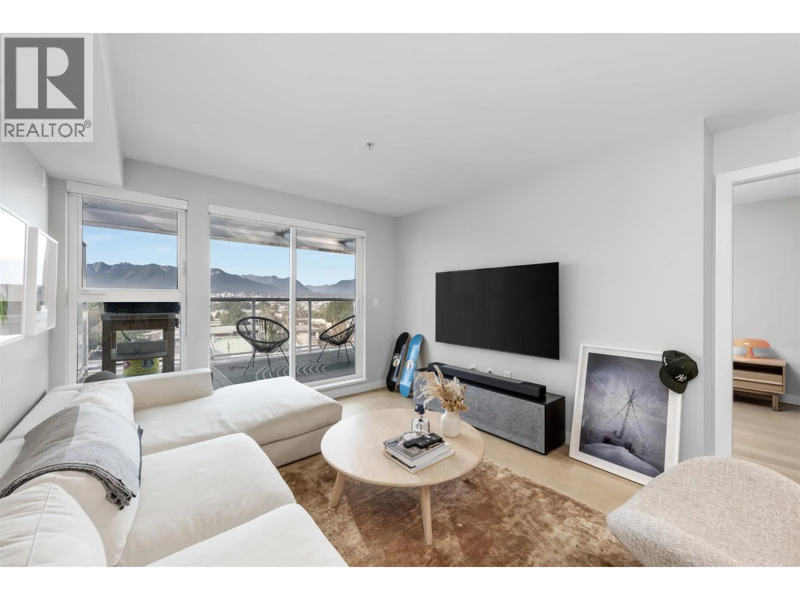 406 2508 FRASER STREET