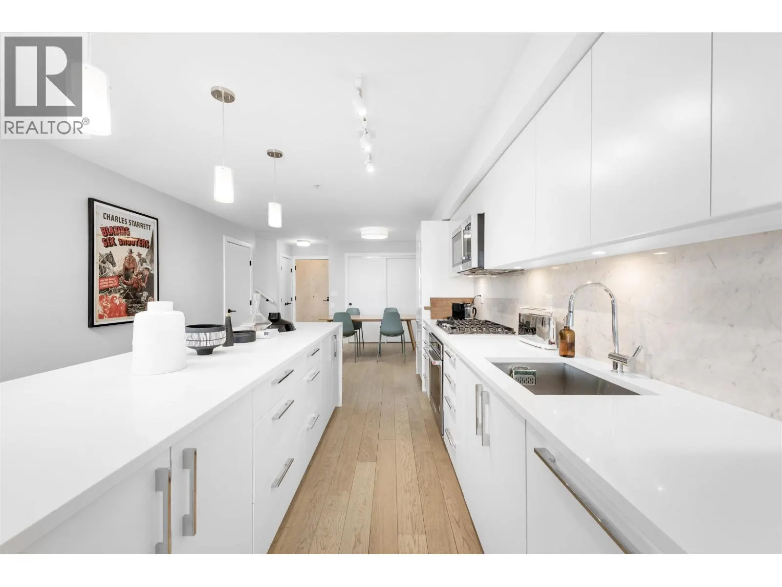 406 2508 FRASER STREET