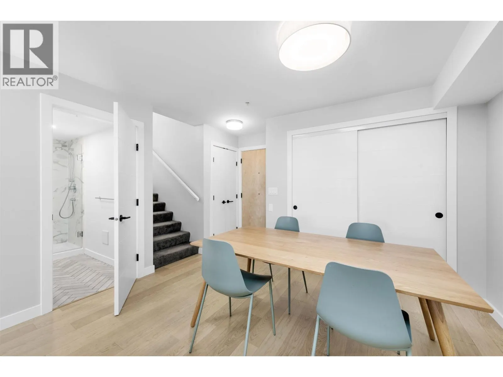 406 2508 FRASER STREET