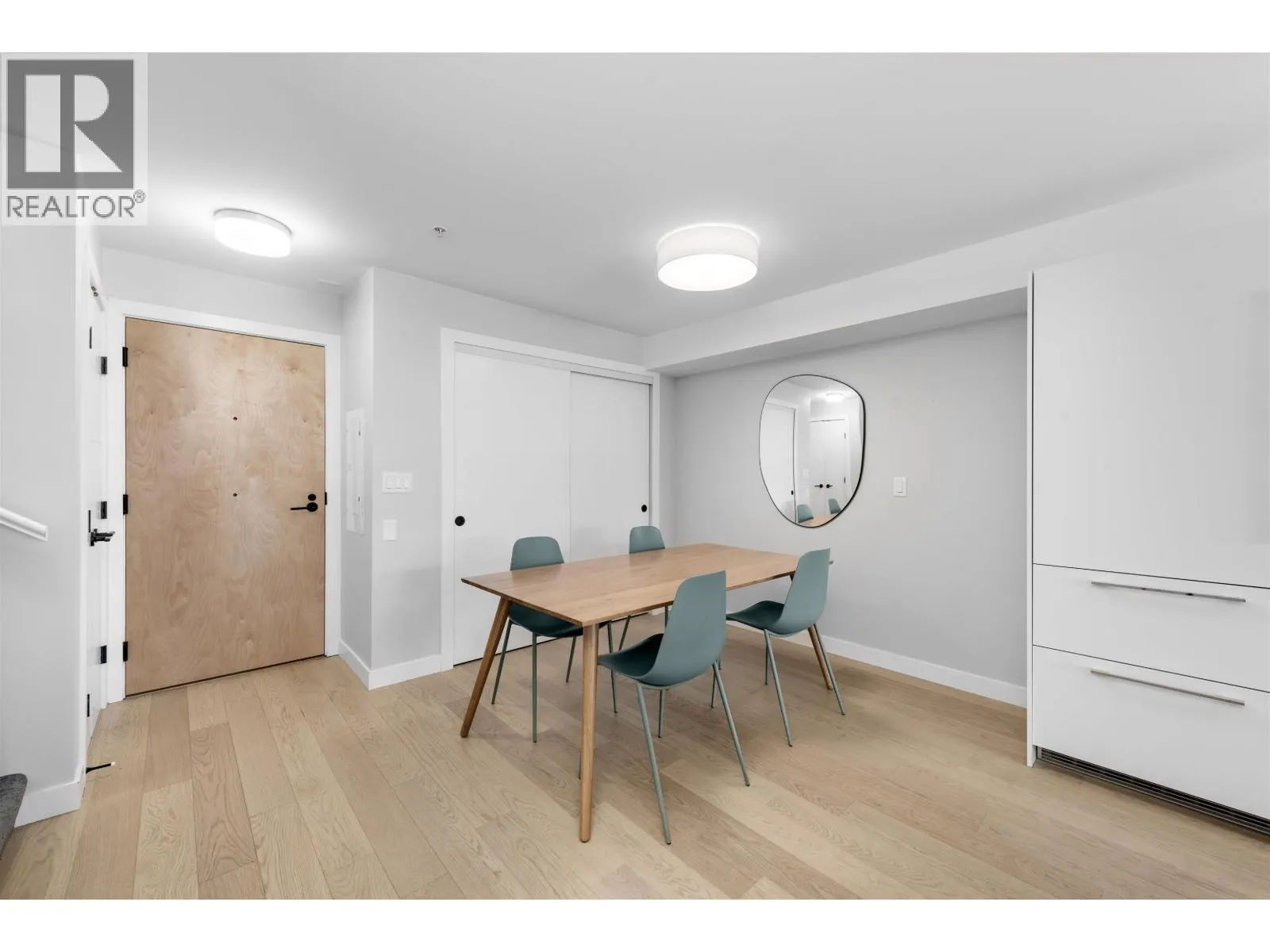 406 2508 FRASER STREET