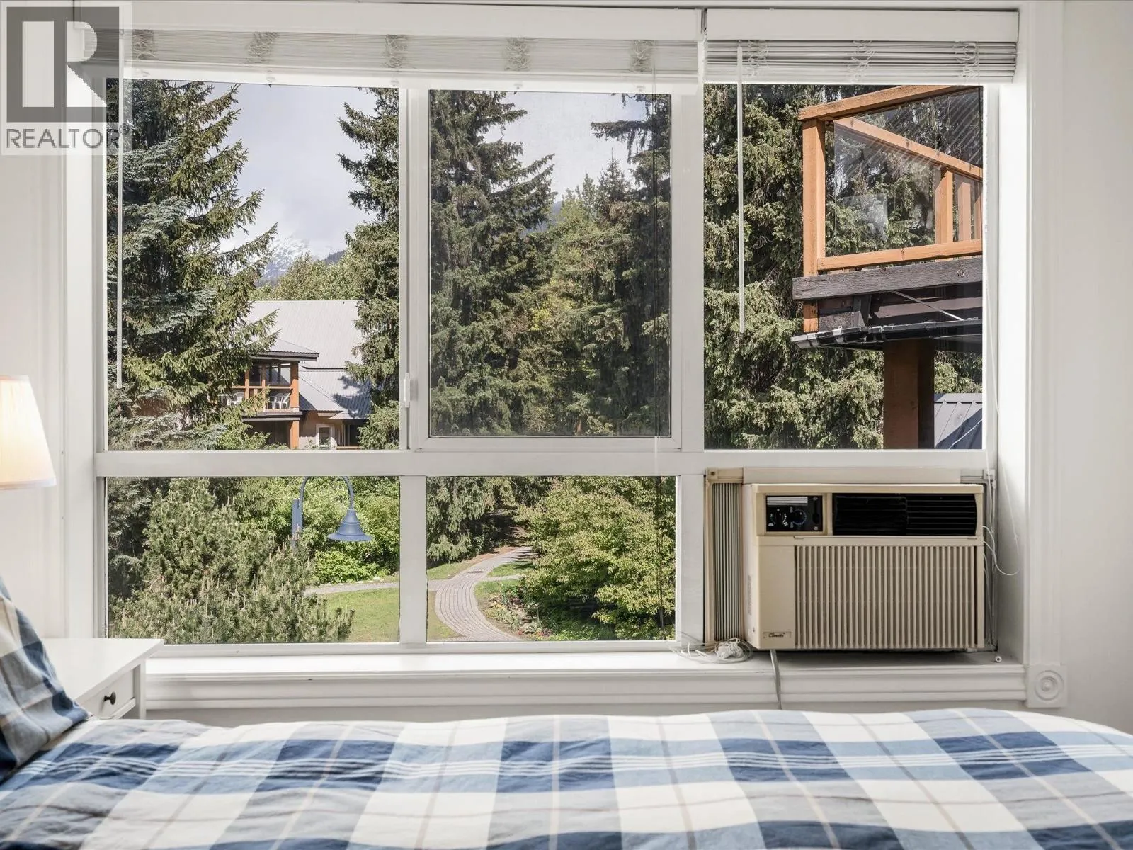 98 4388 NORTHLANDS BOULEVARD