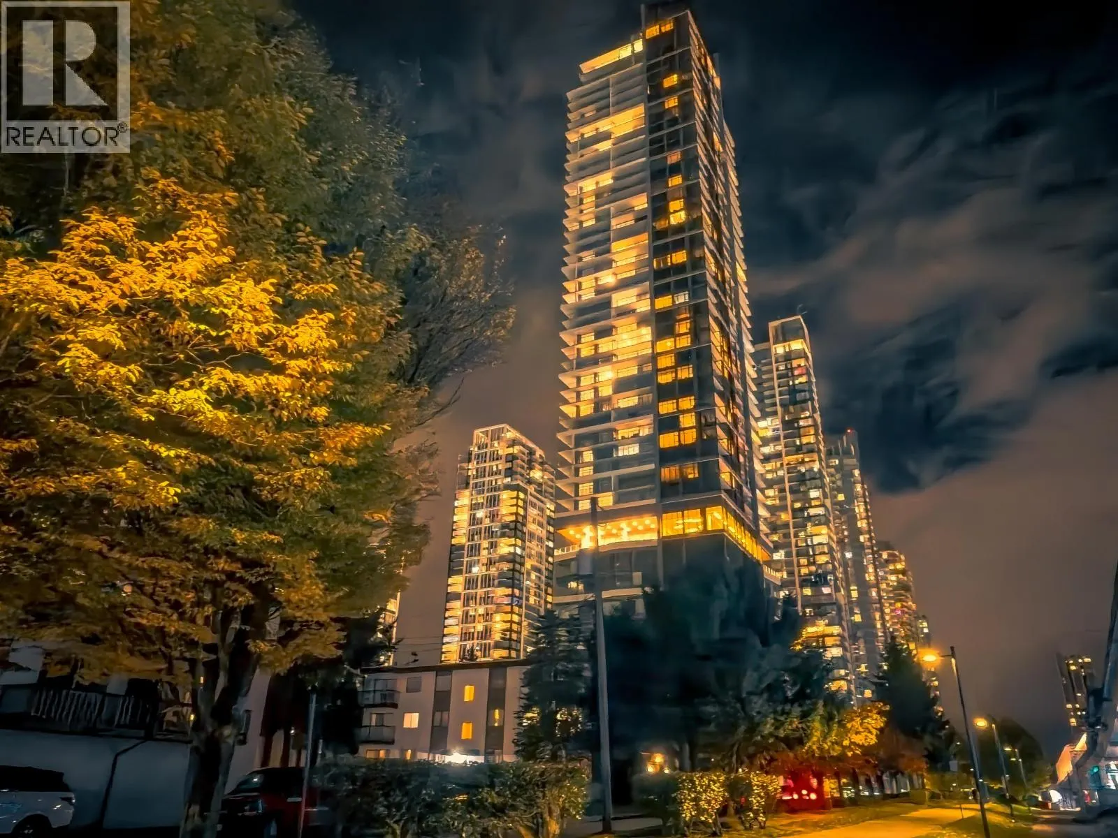 2001 6511 SUSSEX AVENUE