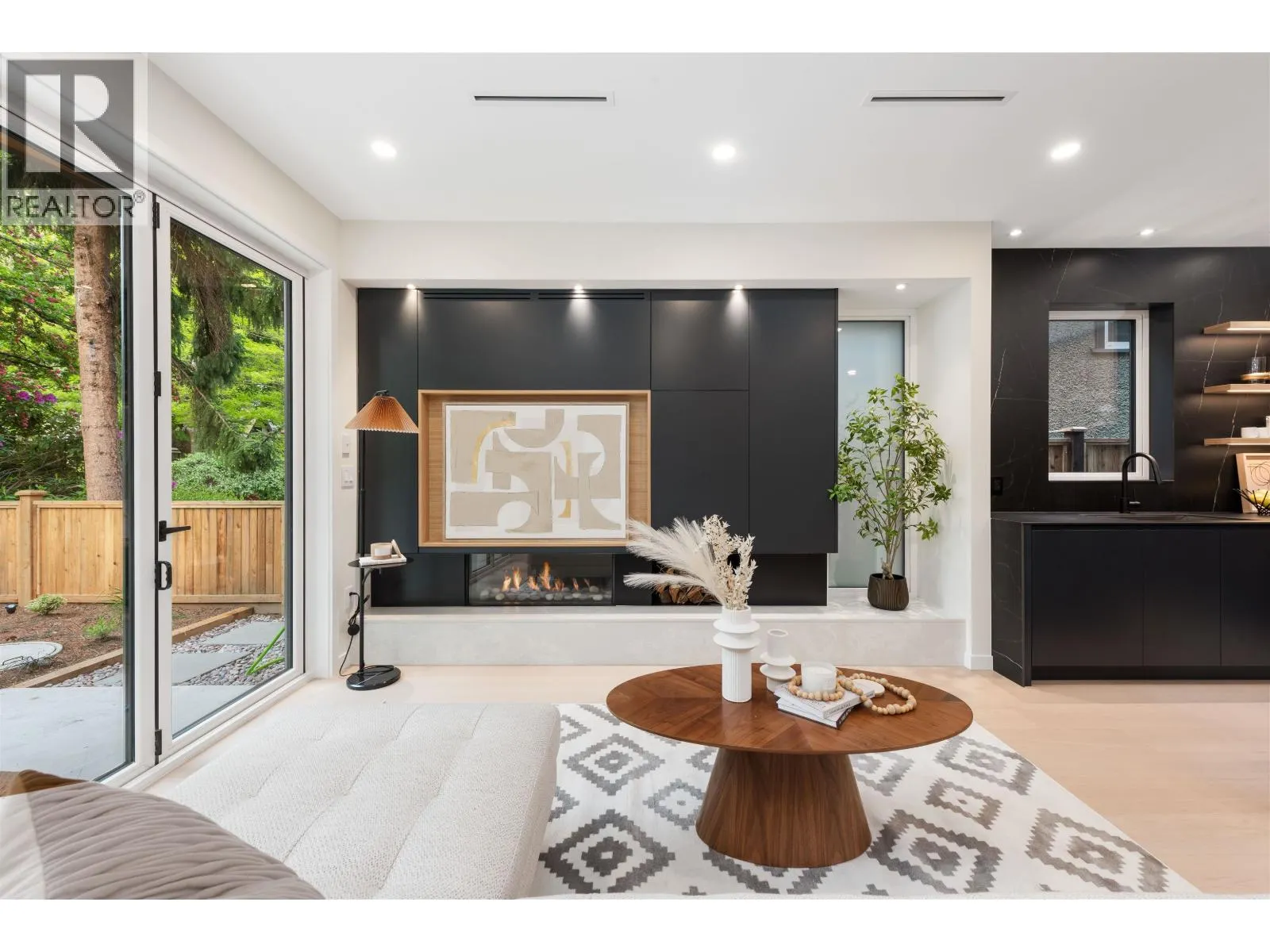 1 2764 W 14TH AVENUE