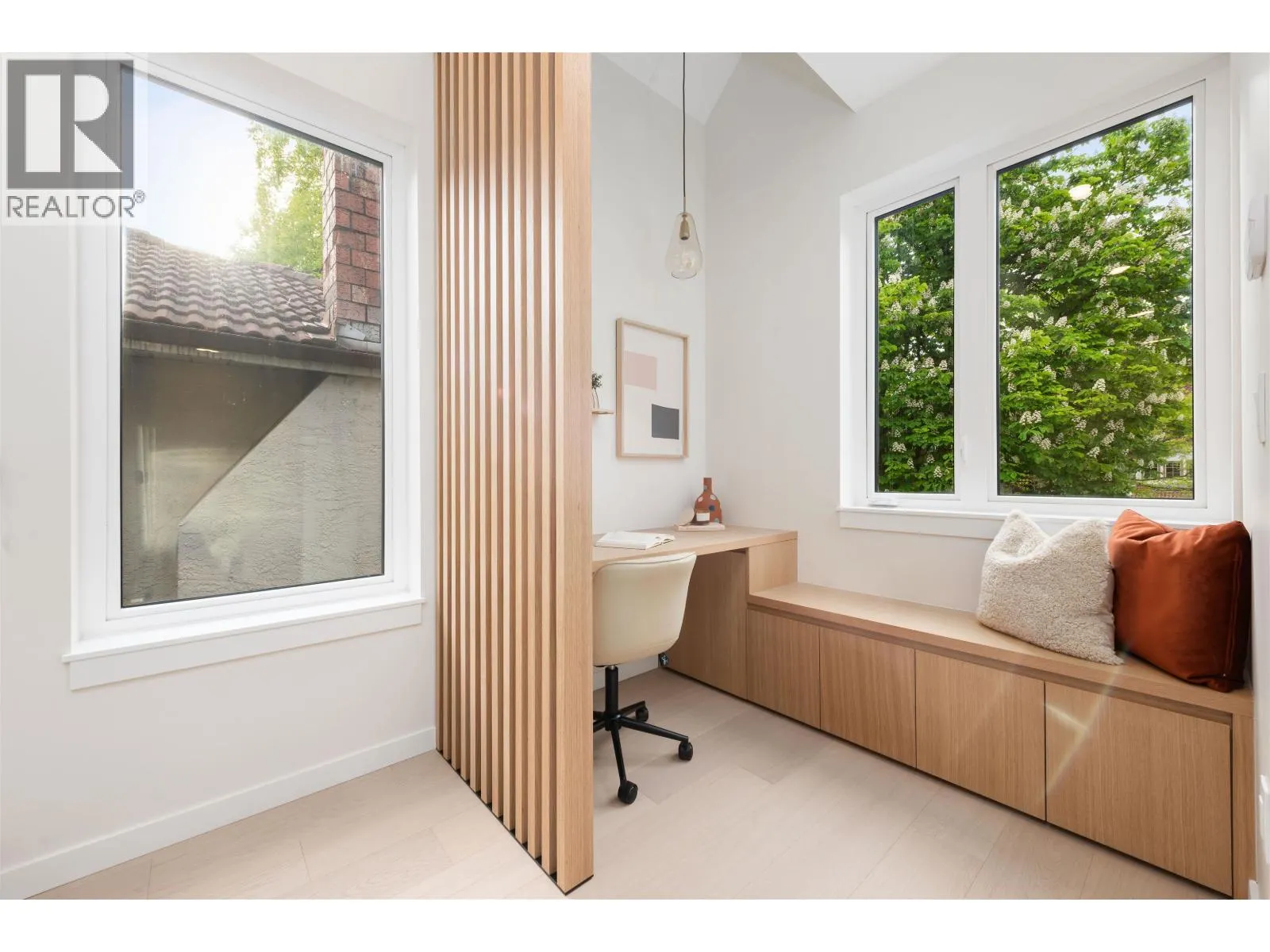 1 2764 W 14TH AVENUE