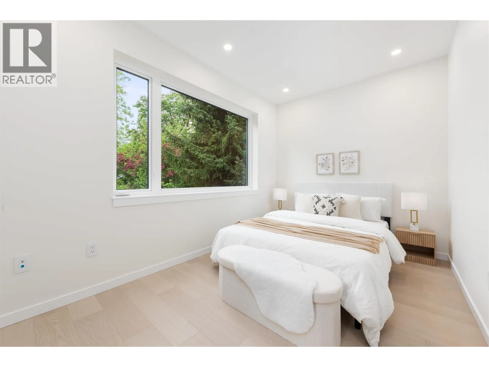 1 2764 W 14TH AVENUE