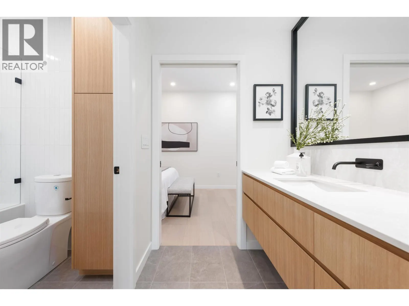 1 2764 W 14TH AVENUE