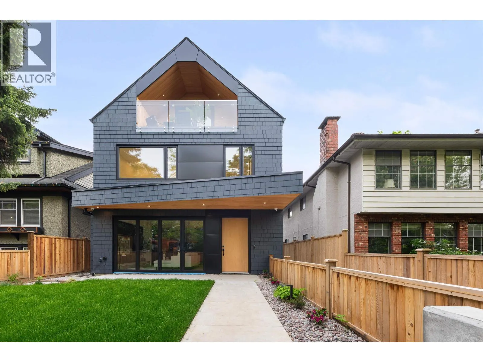 1 2764 W 14TH AVENUE