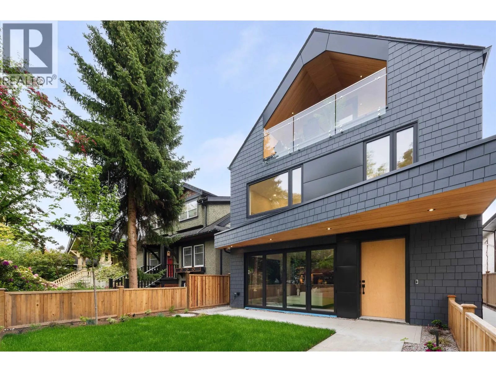 1 2764 W 14TH AVENUE