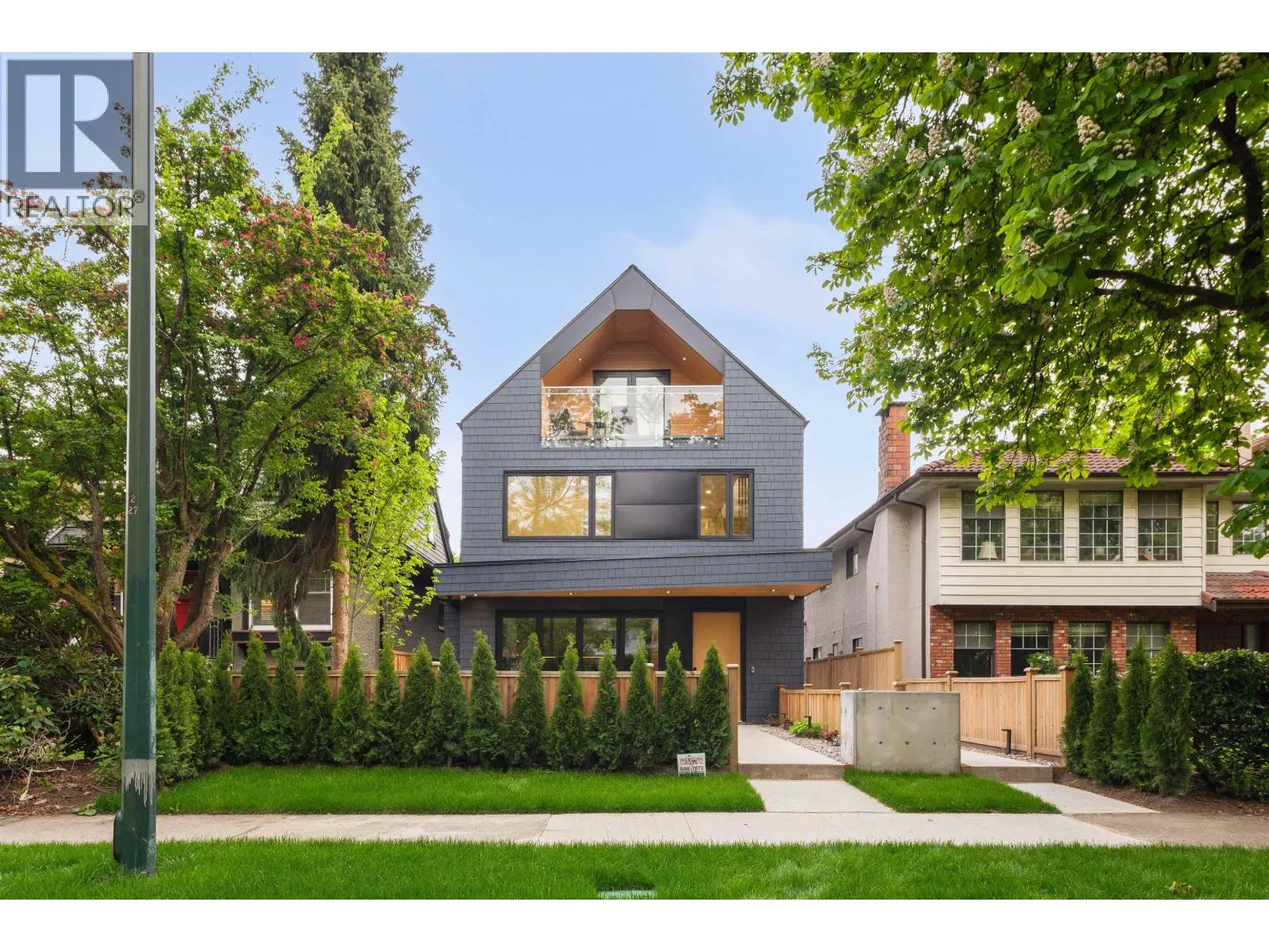 1 2764 W 14TH AVENUE