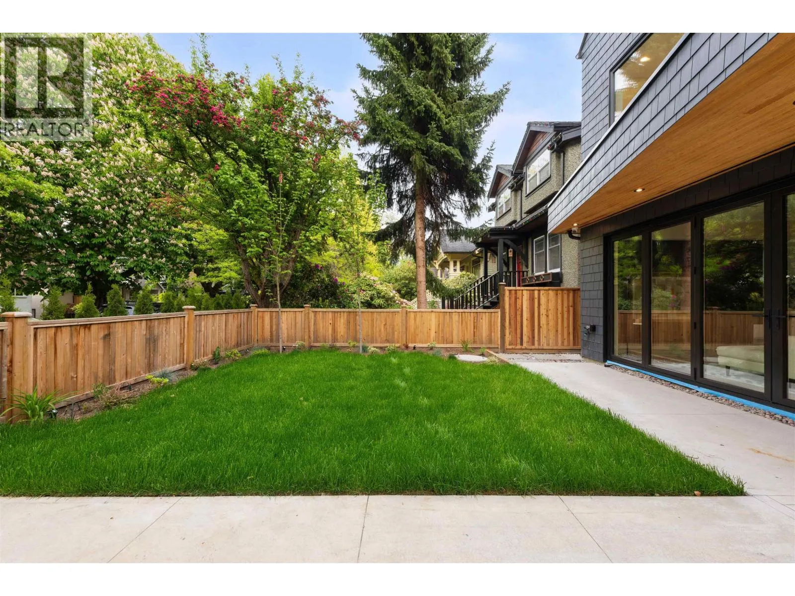 1 2764 W 14TH AVENUE