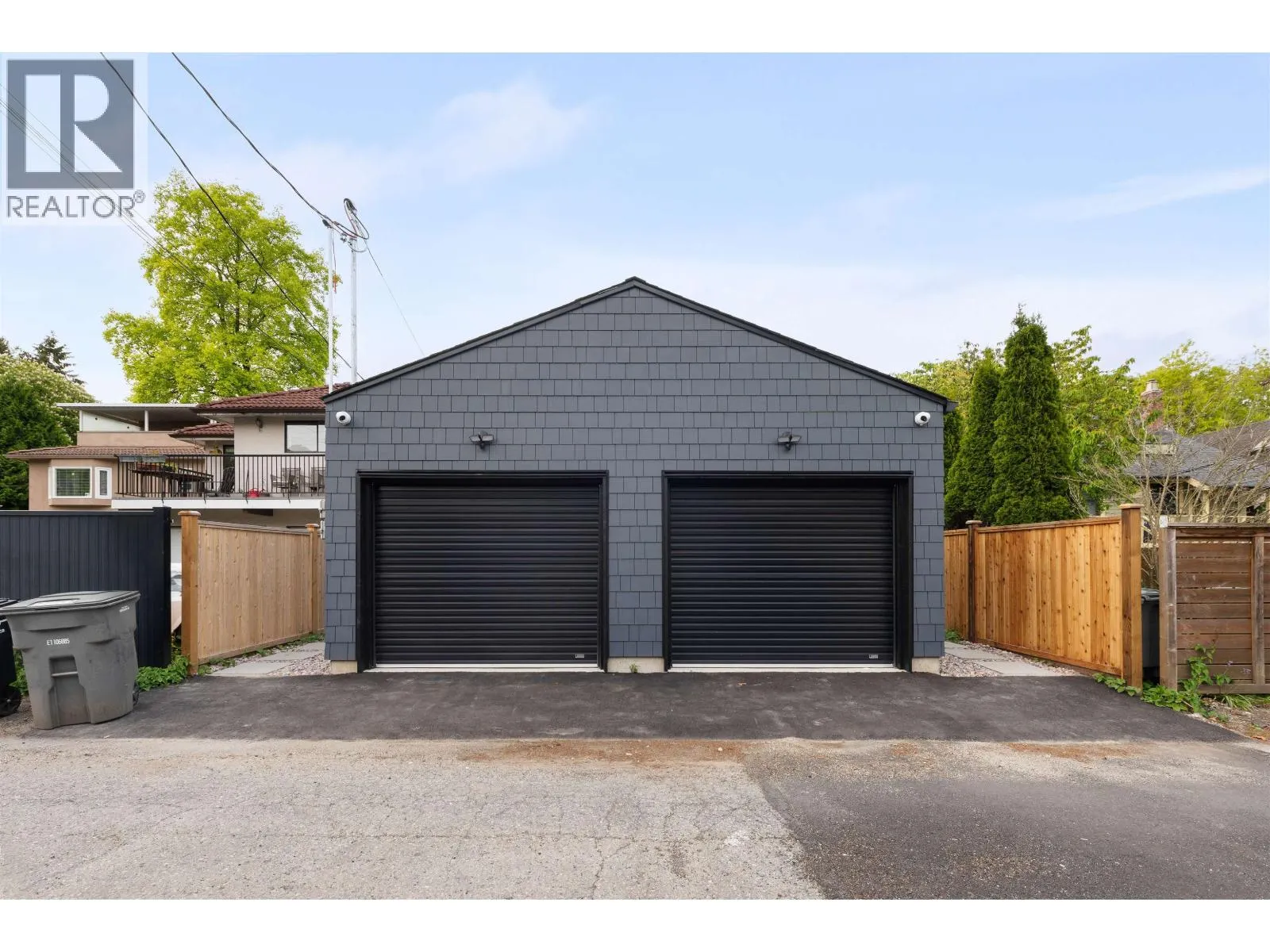 2 2764 W 14TH AVENUE