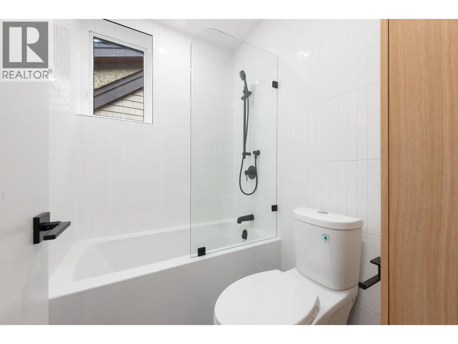 2 2764 W 14TH AVENUE