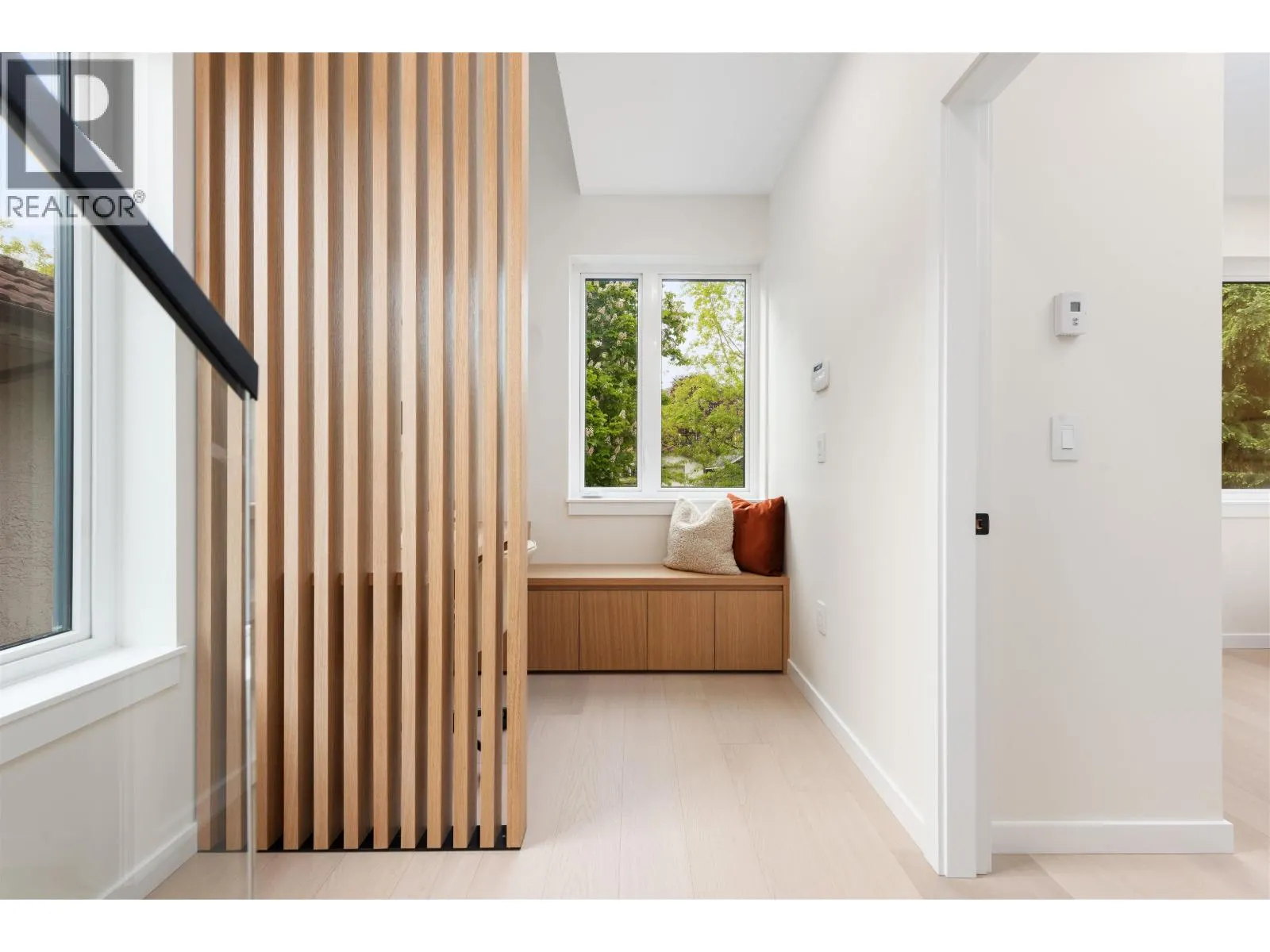 2 2764 W 14TH AVENUE