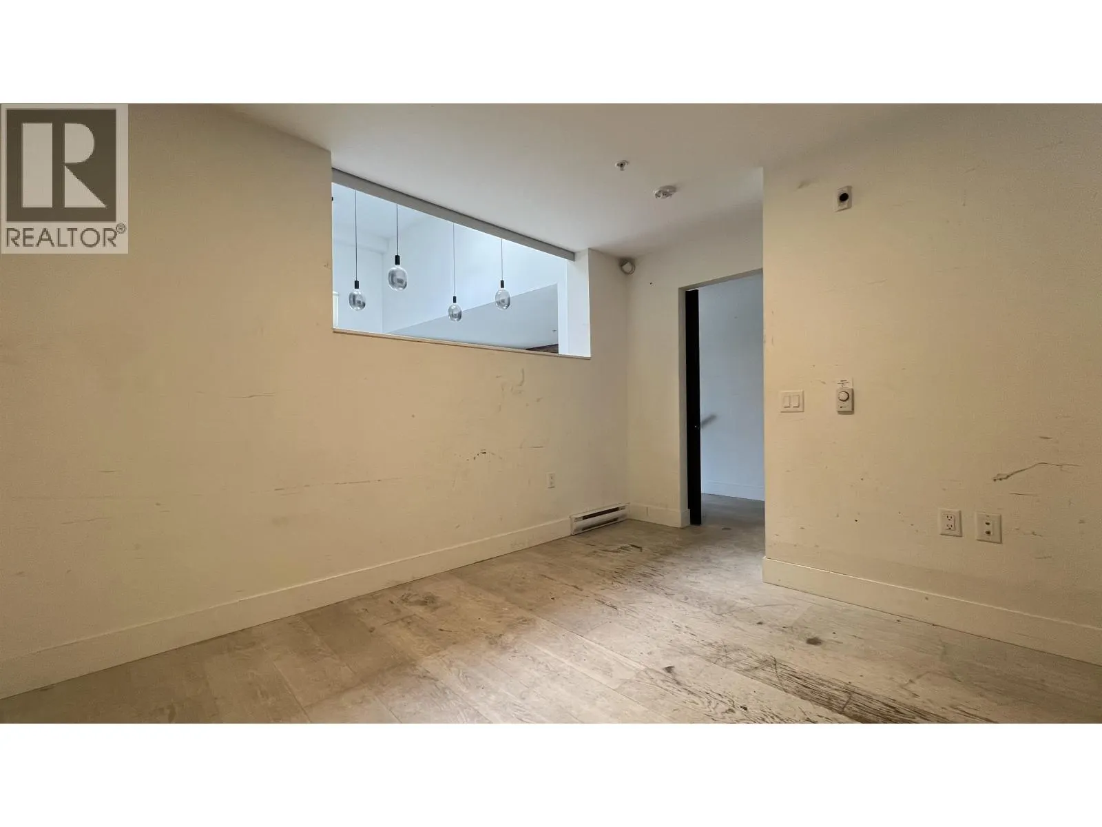 401 300 SALTER STREET