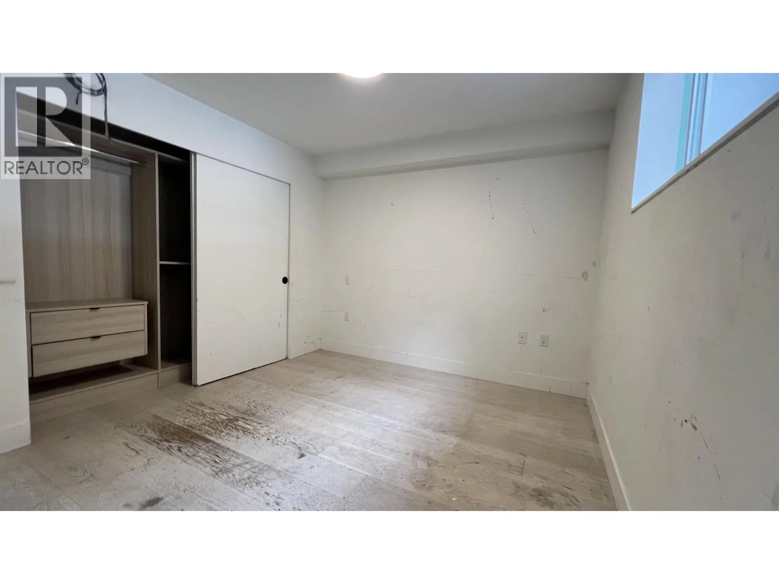 401 300 SALTER STREET