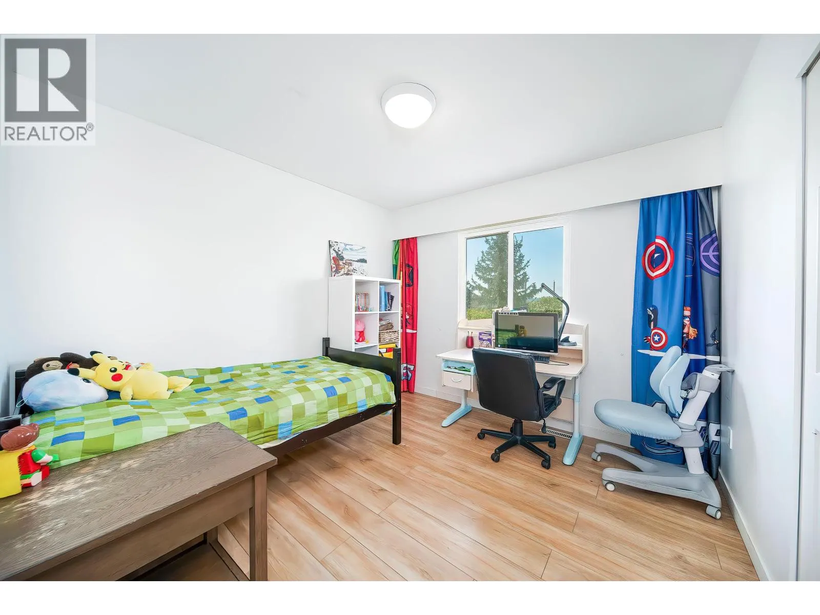 2011 PAULUS CRESCENT