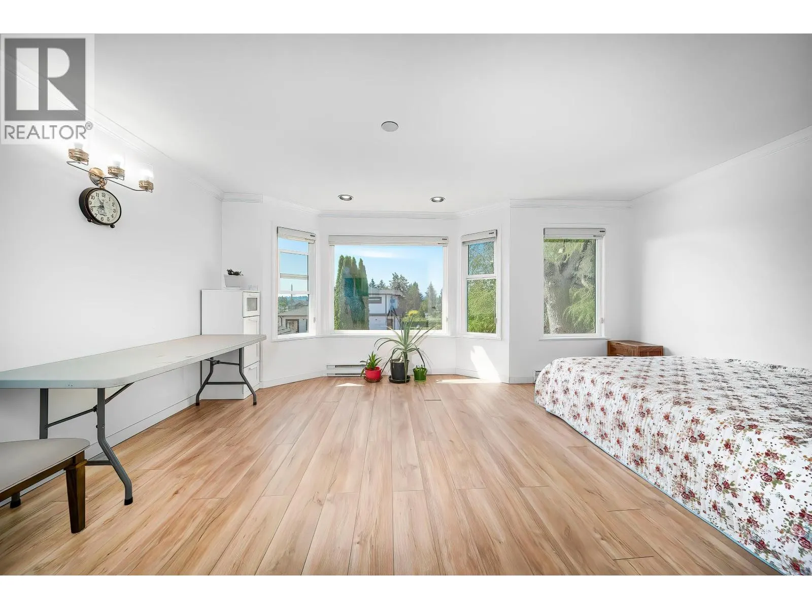 2011 PAULUS CRESCENT