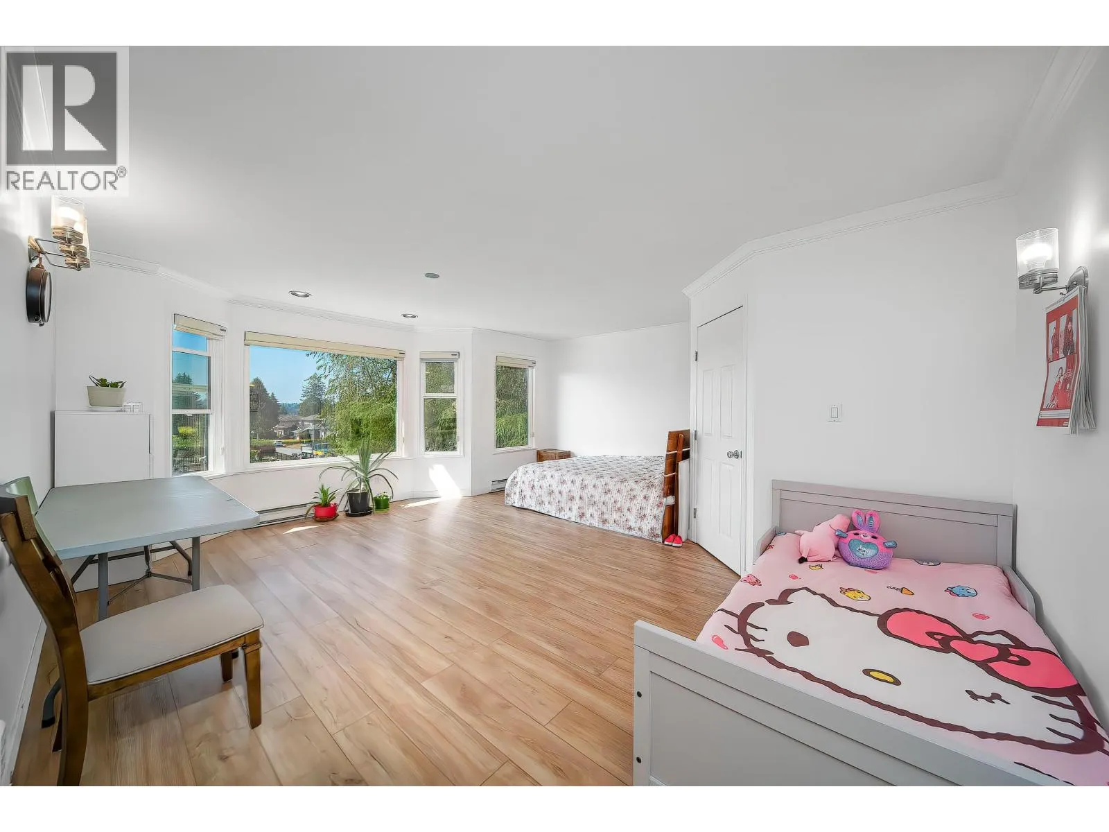 2011 PAULUS CRESCENT