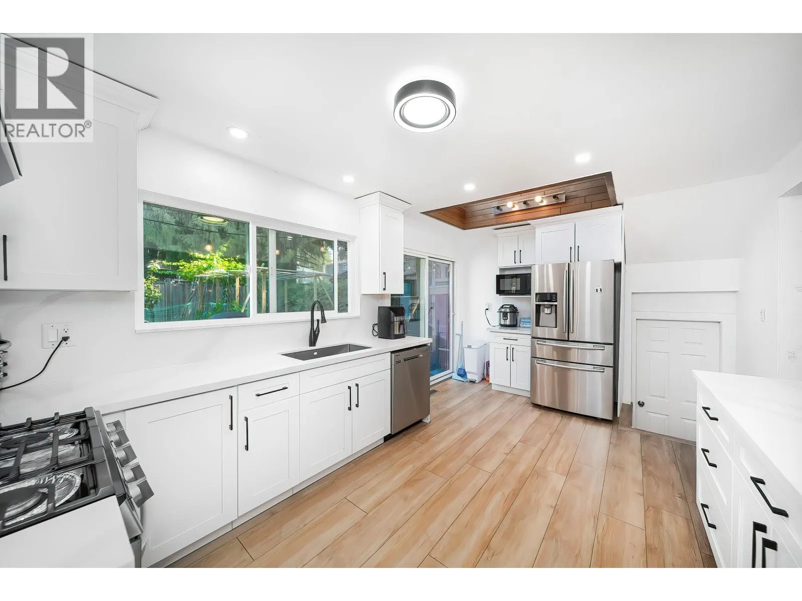 2011 PAULUS CRESCENT