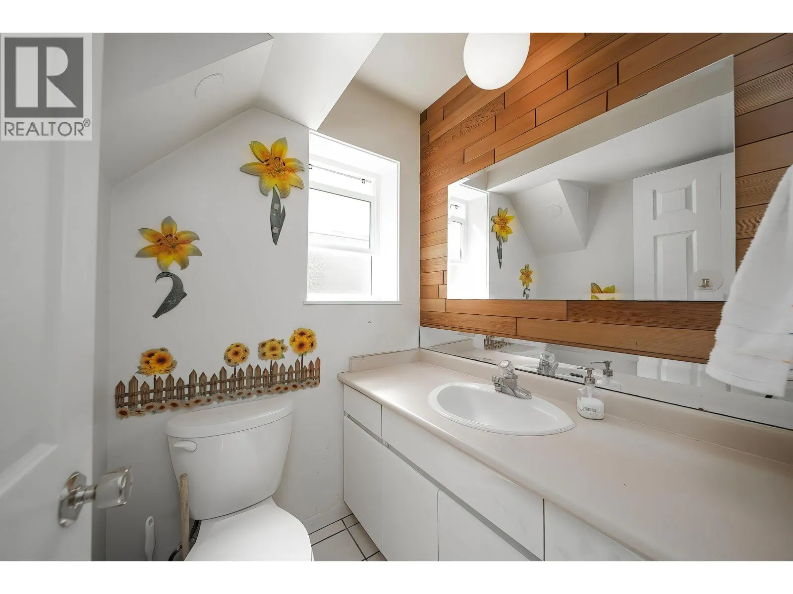 2011 PAULUS CRESCENT