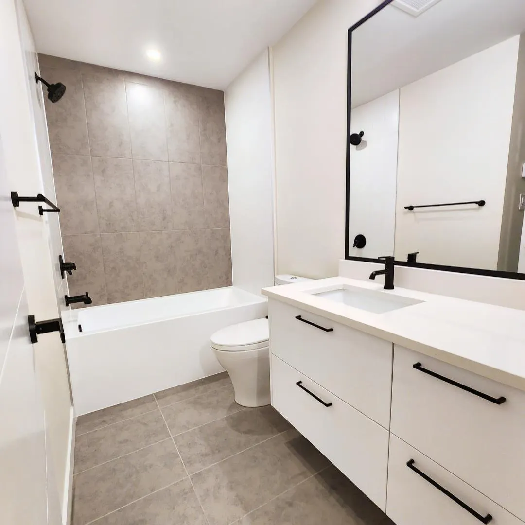 2** 8117 200A STREET