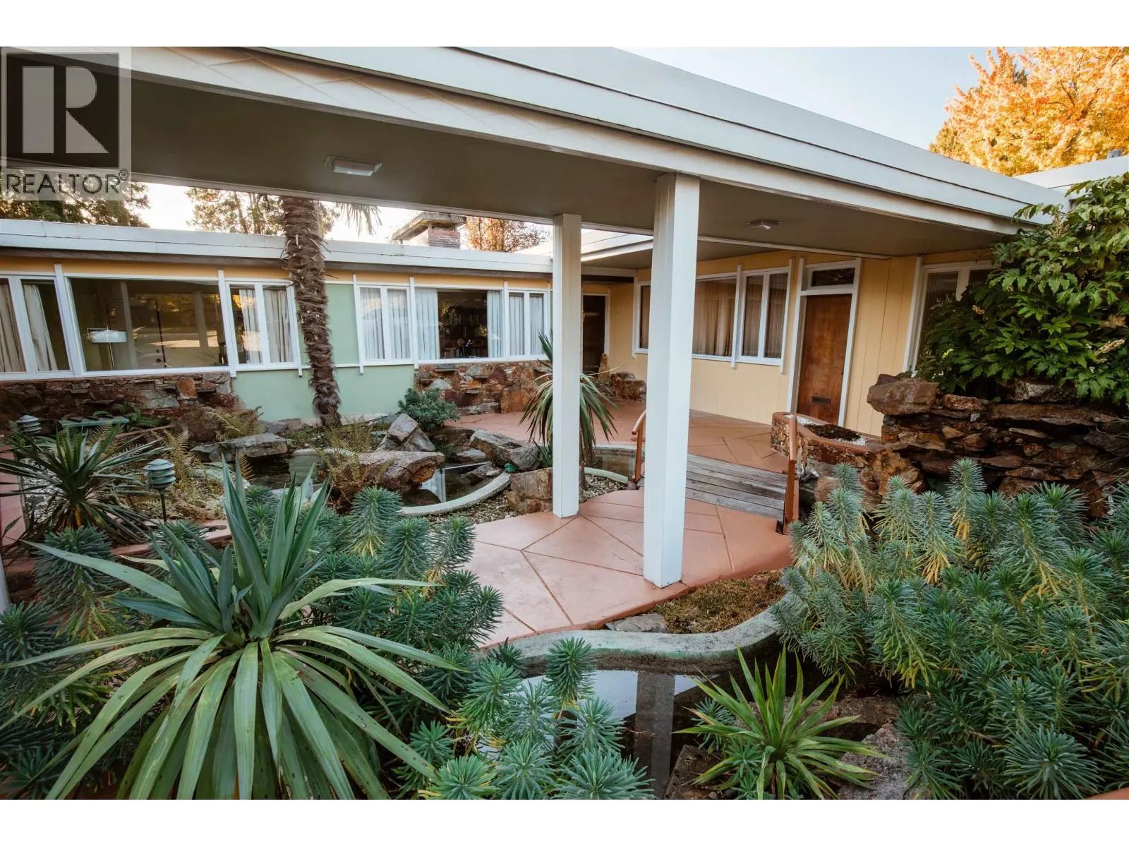 6171 COLLINGWOOD STREET