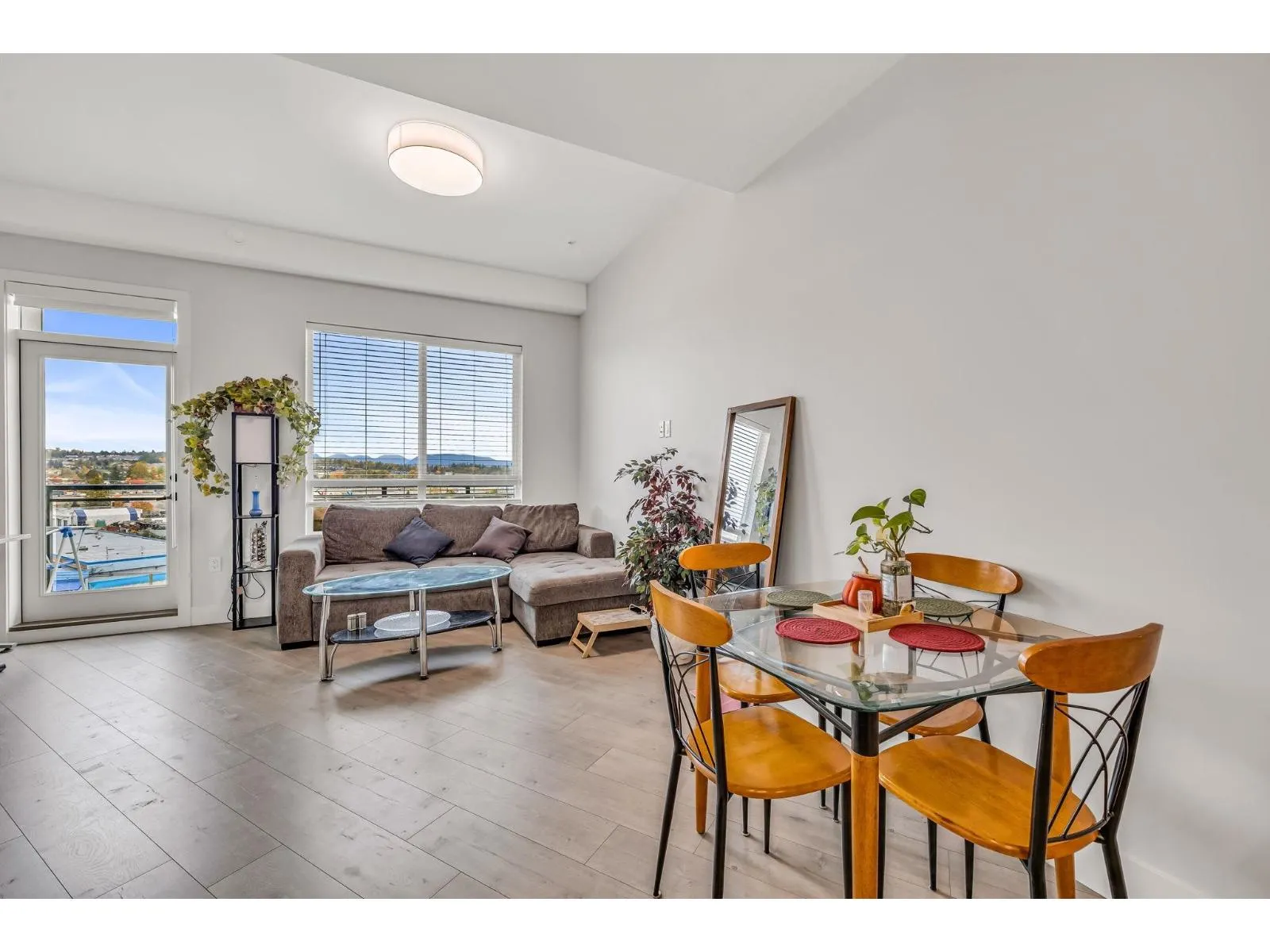 616 20061 FRASER HWY