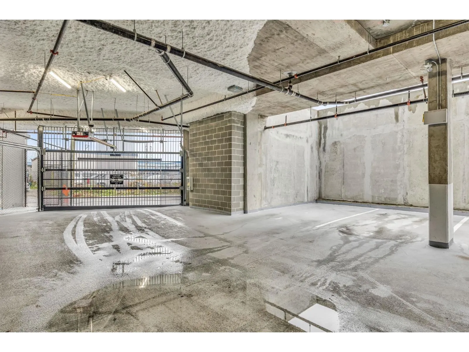 616 20061 FRASER HWY