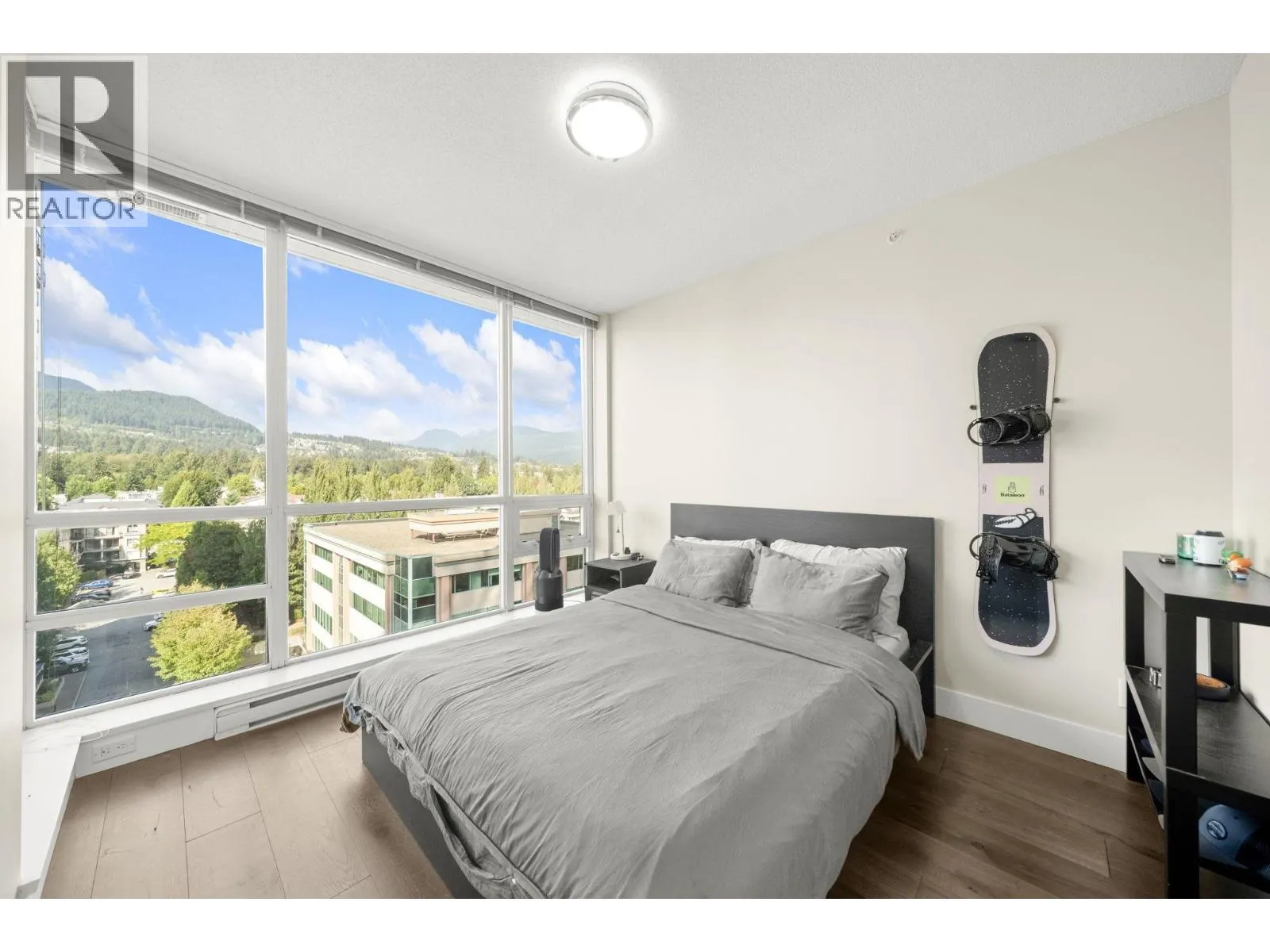 1004 2968 GLEN DRIVE